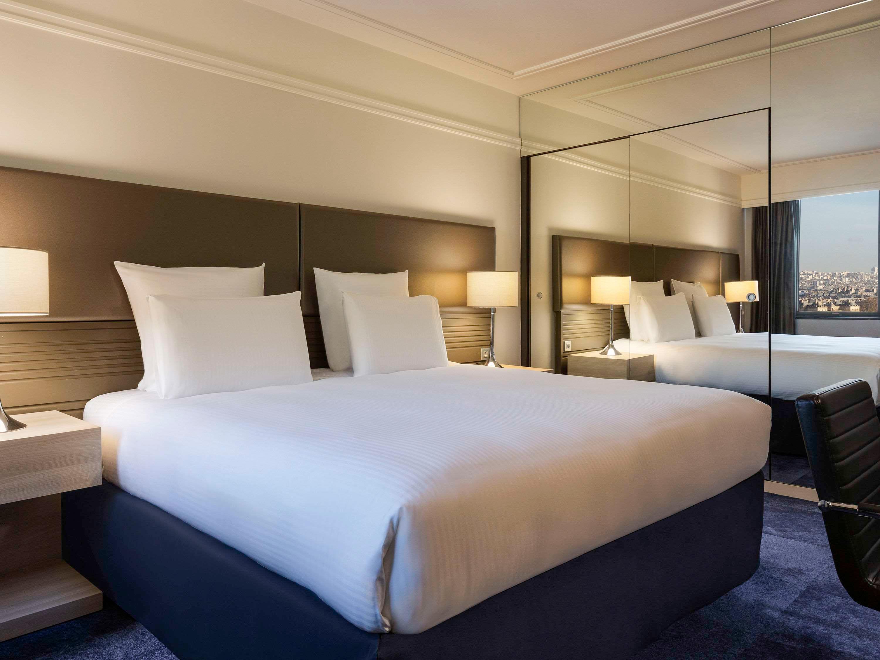 Double Classic Queen Bed