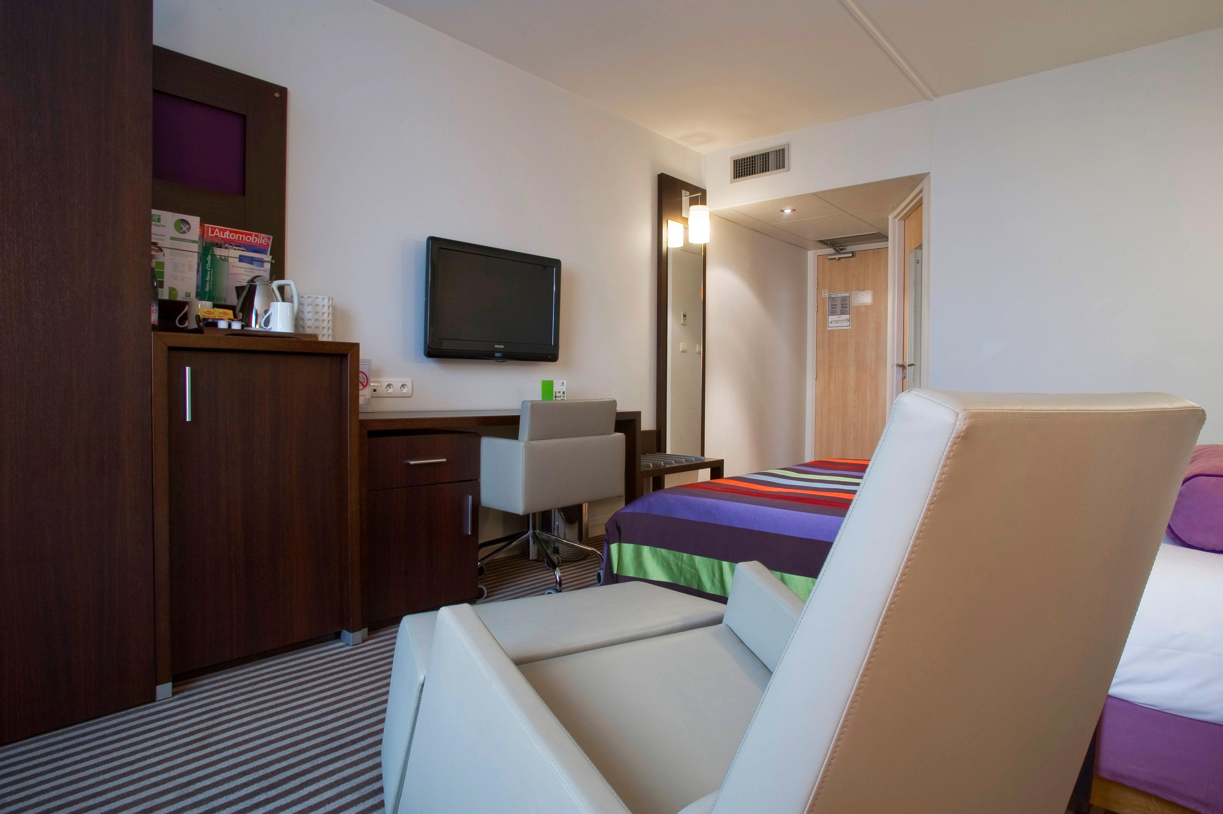 Double Queen Size Bed