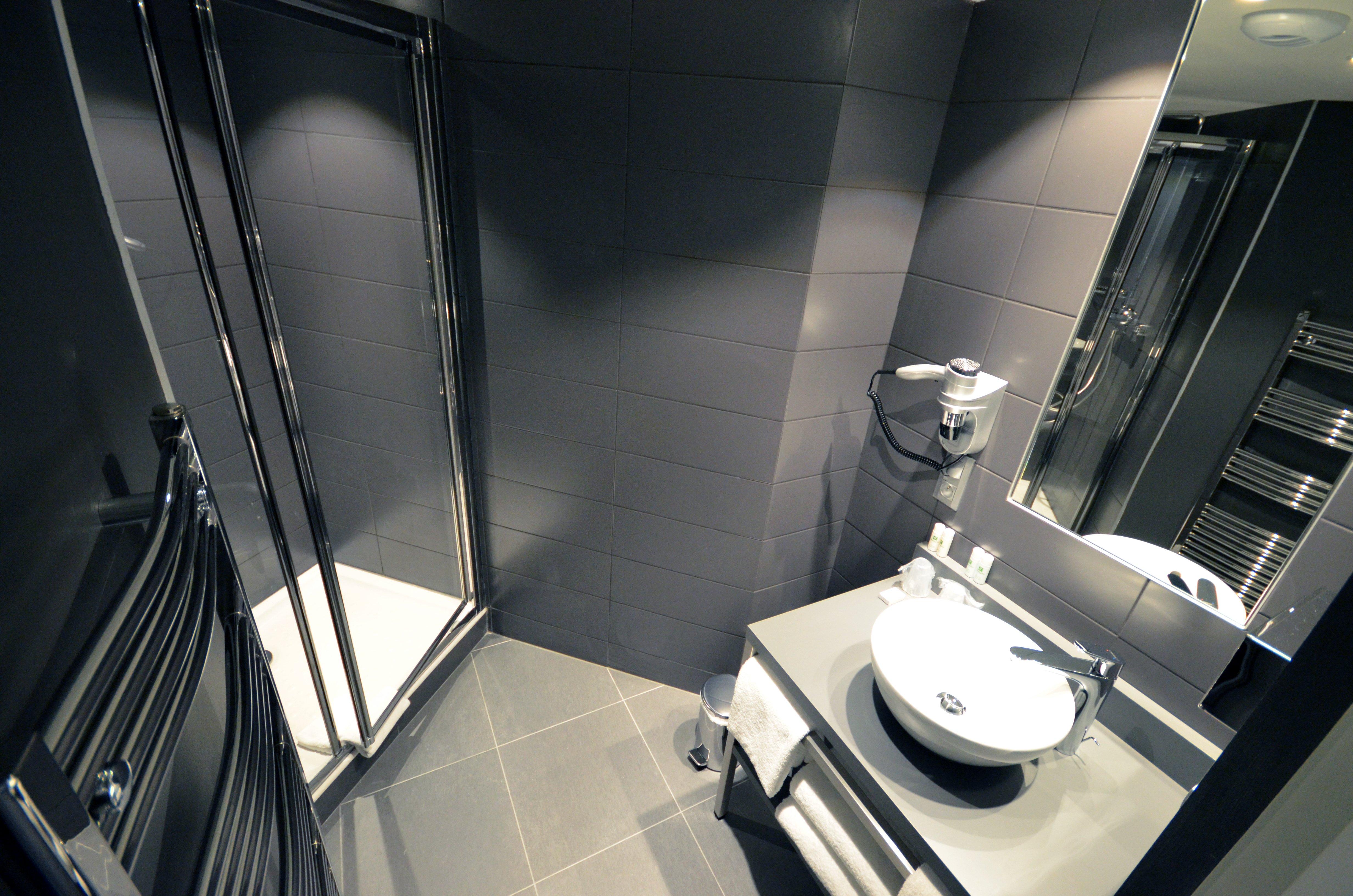 Double Queen Size Bed