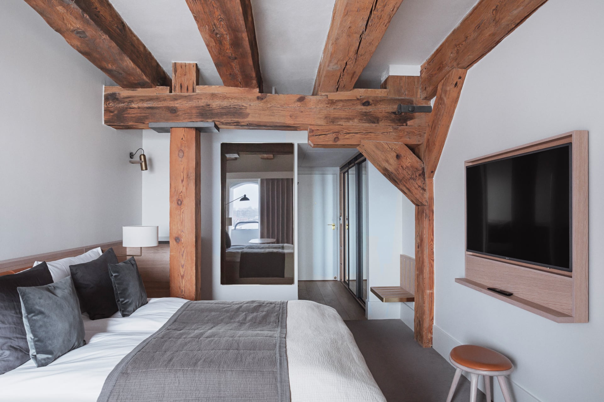 Double or Twin Standard