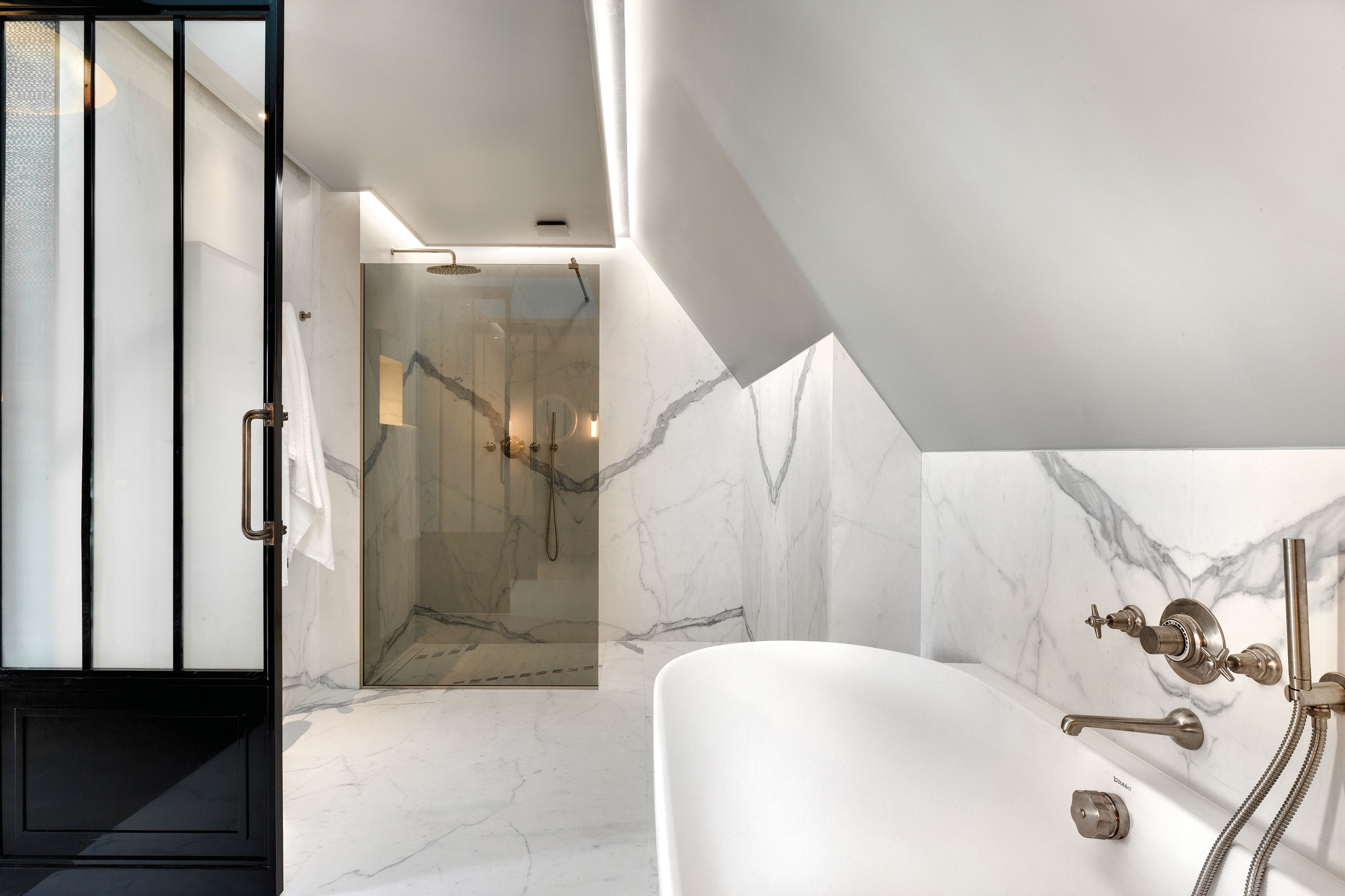 Suite Luxury City View