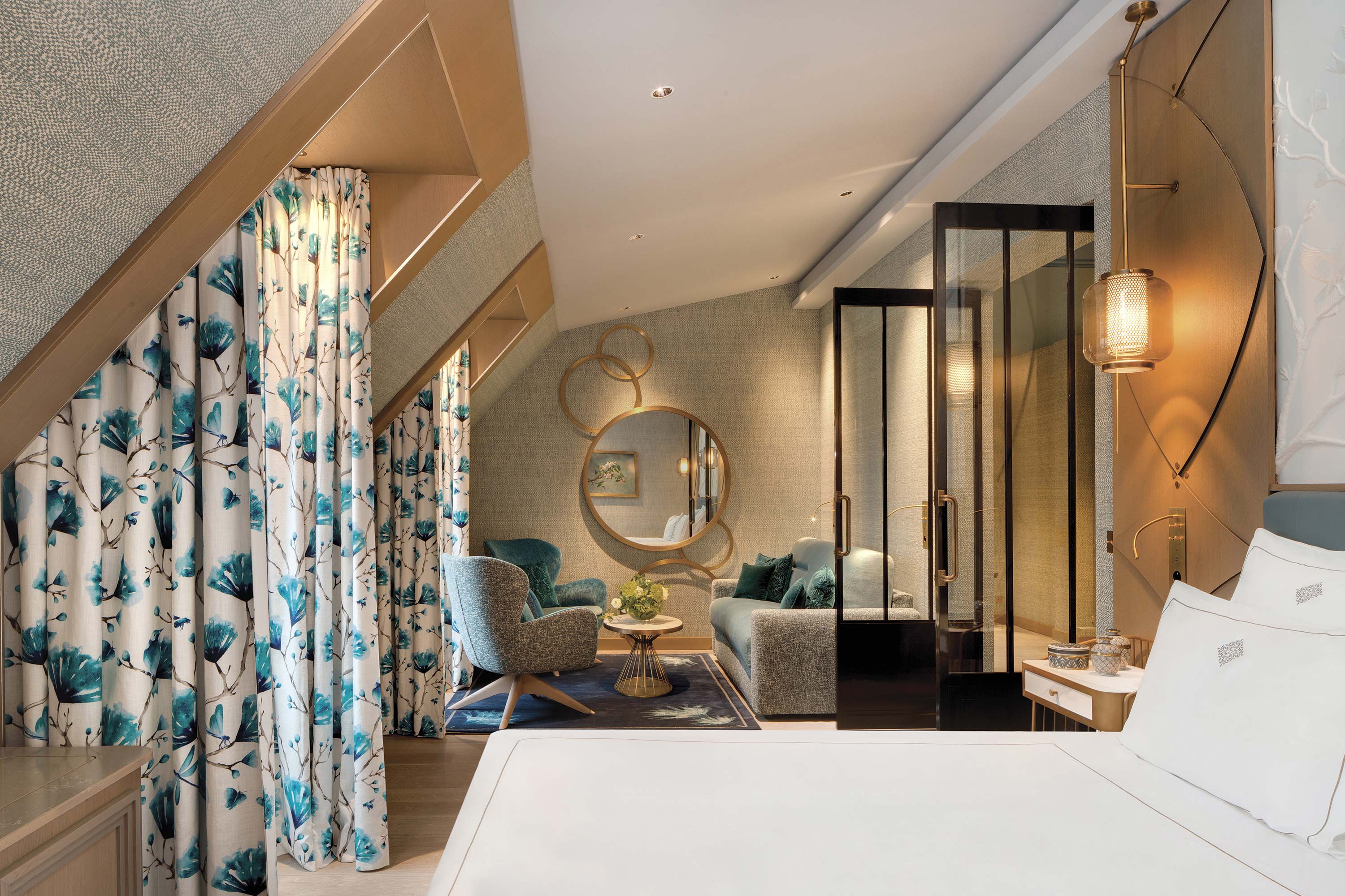 Suite Luxury City View