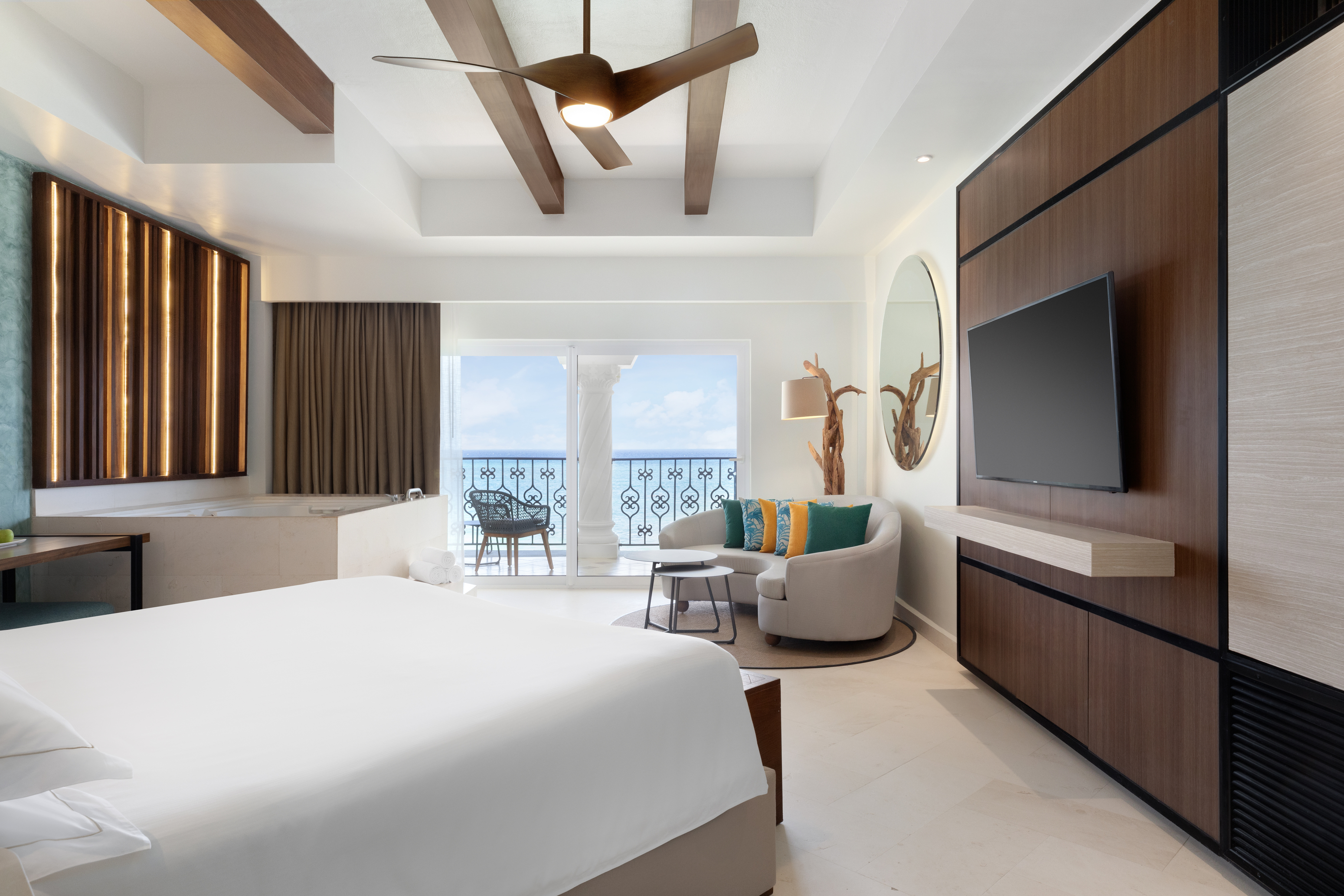 Junior Suite Ocean View King Bed