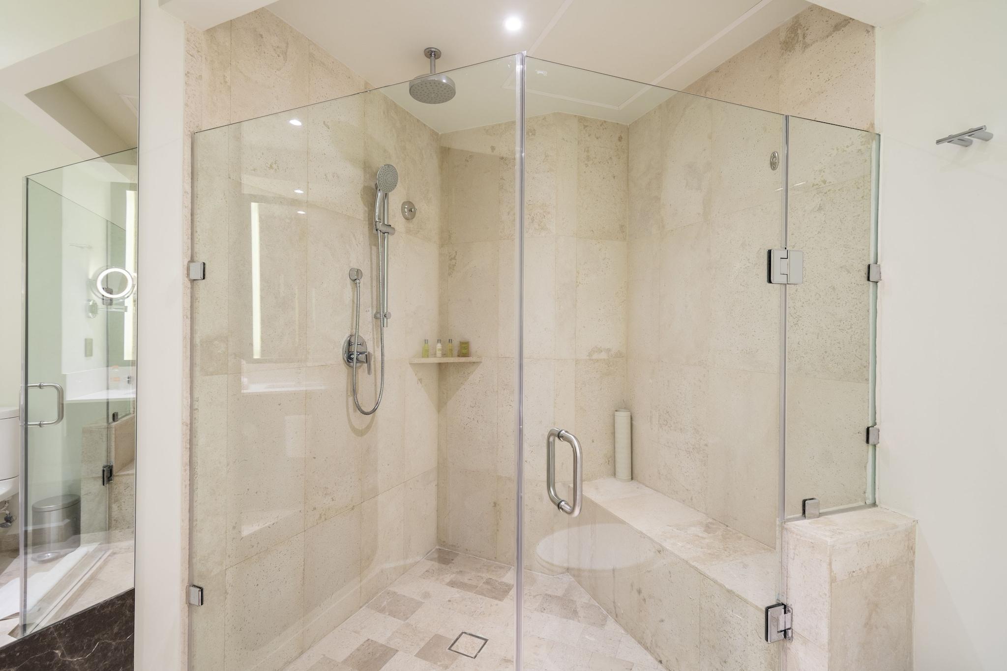 Junior Suite Garden View King Bed