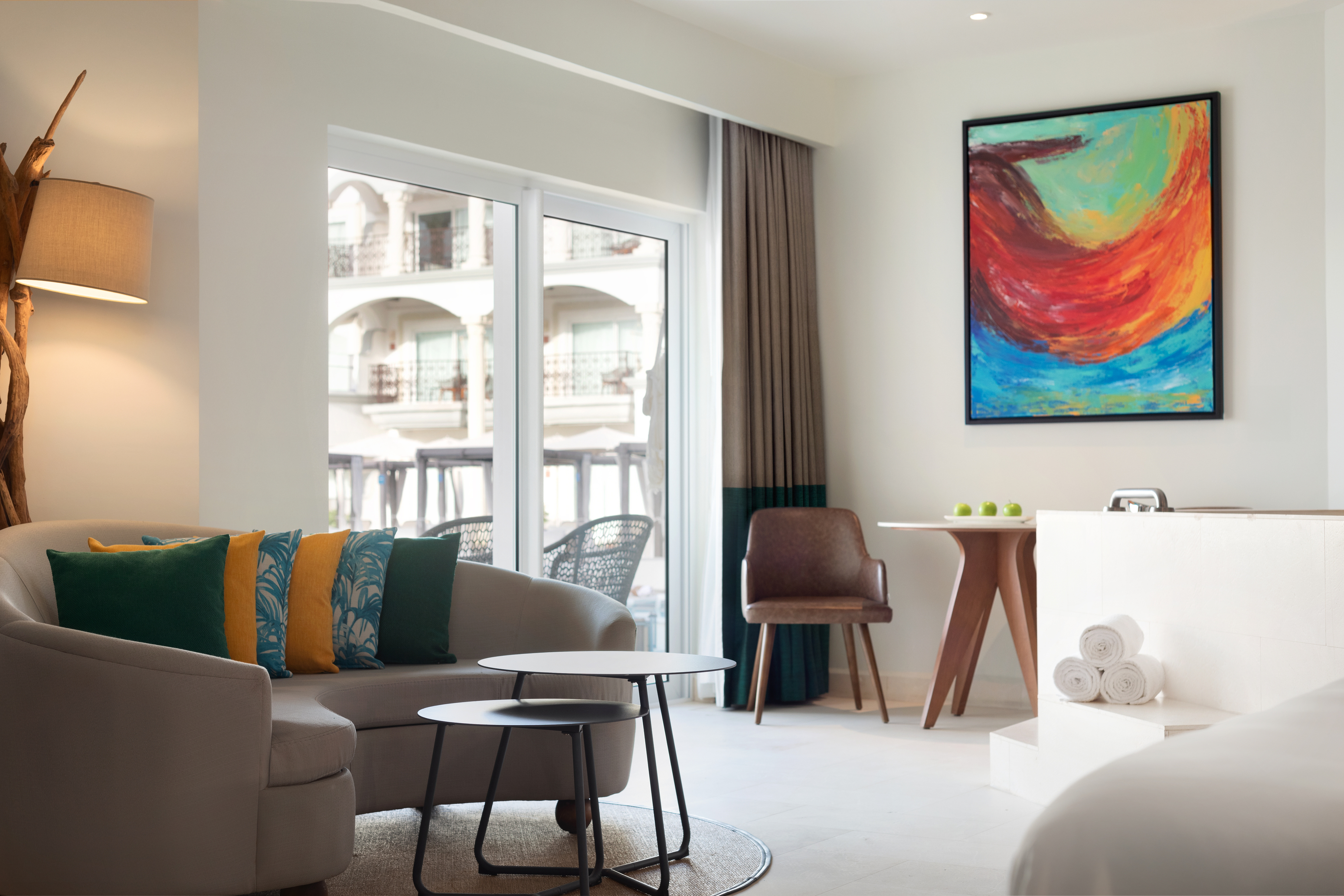 Junior Suite Pool View King Bed