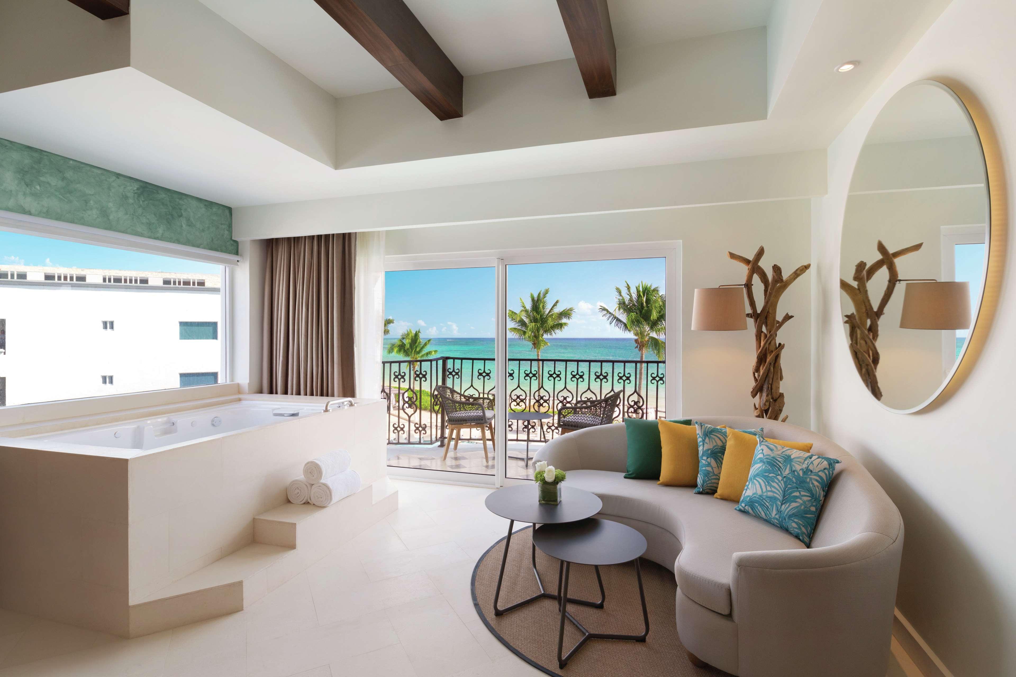 Suite Ocean Front King Bed