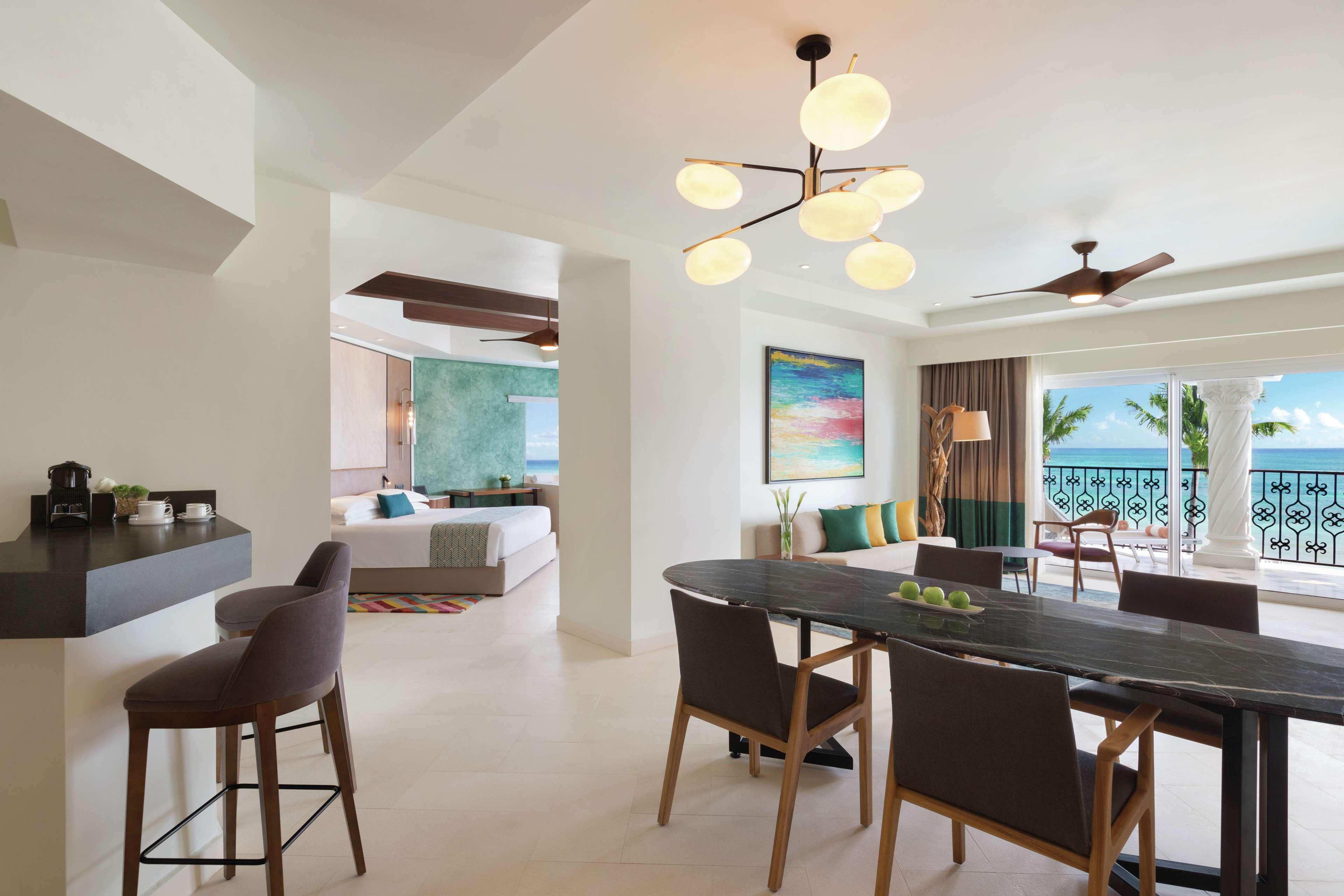 Suite Ocean Front King Bed
