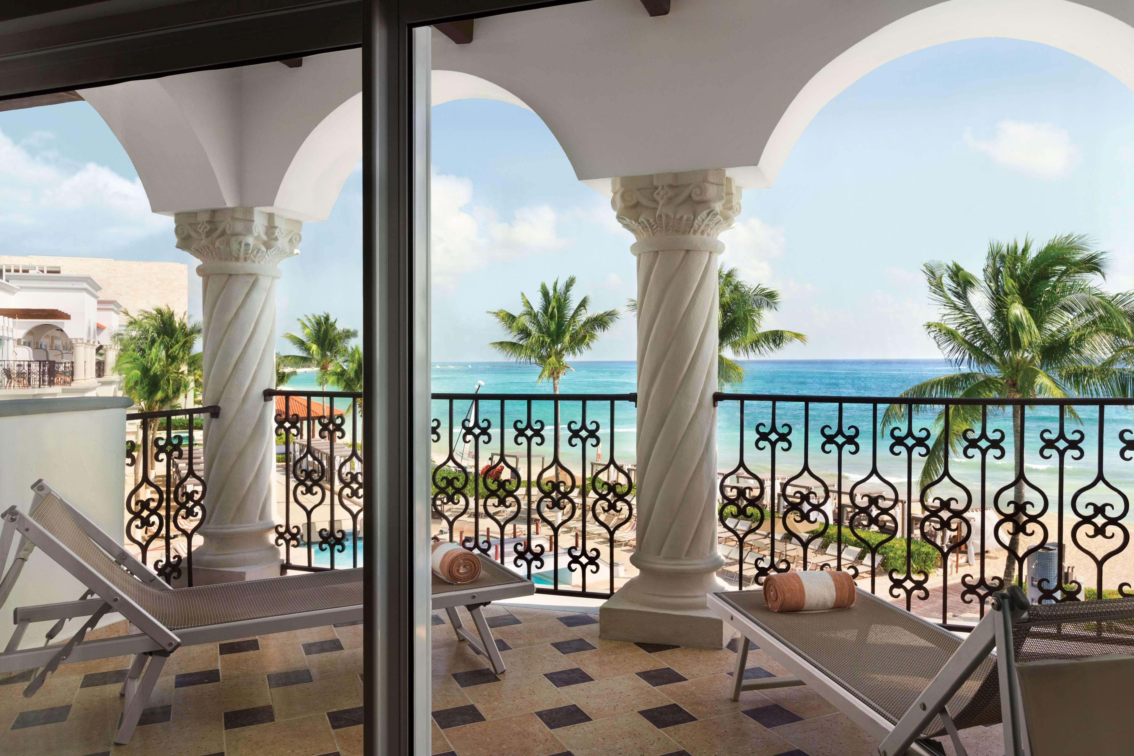 Suite Ocean Front King Bed
