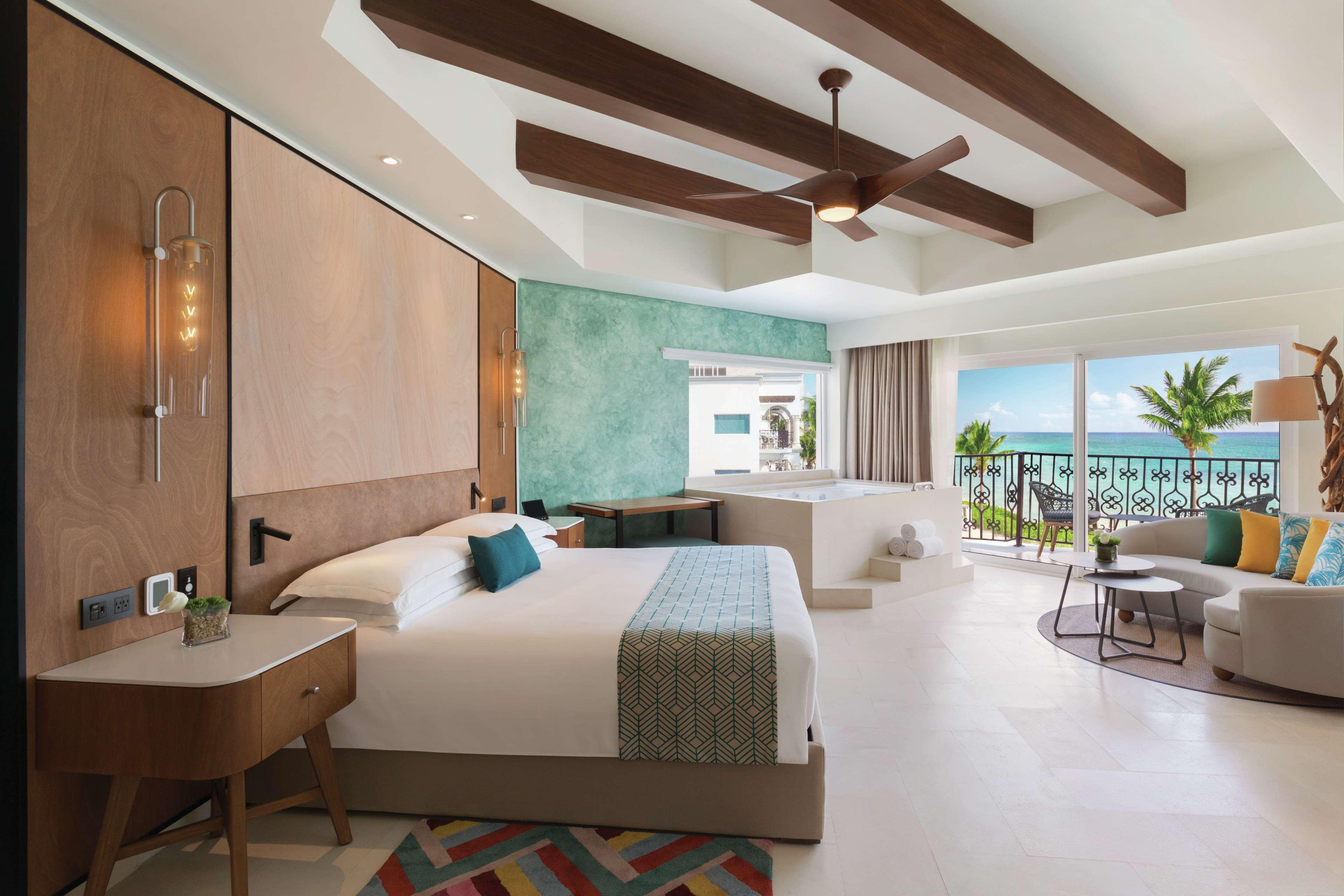 Suite Ocean Front King Bed