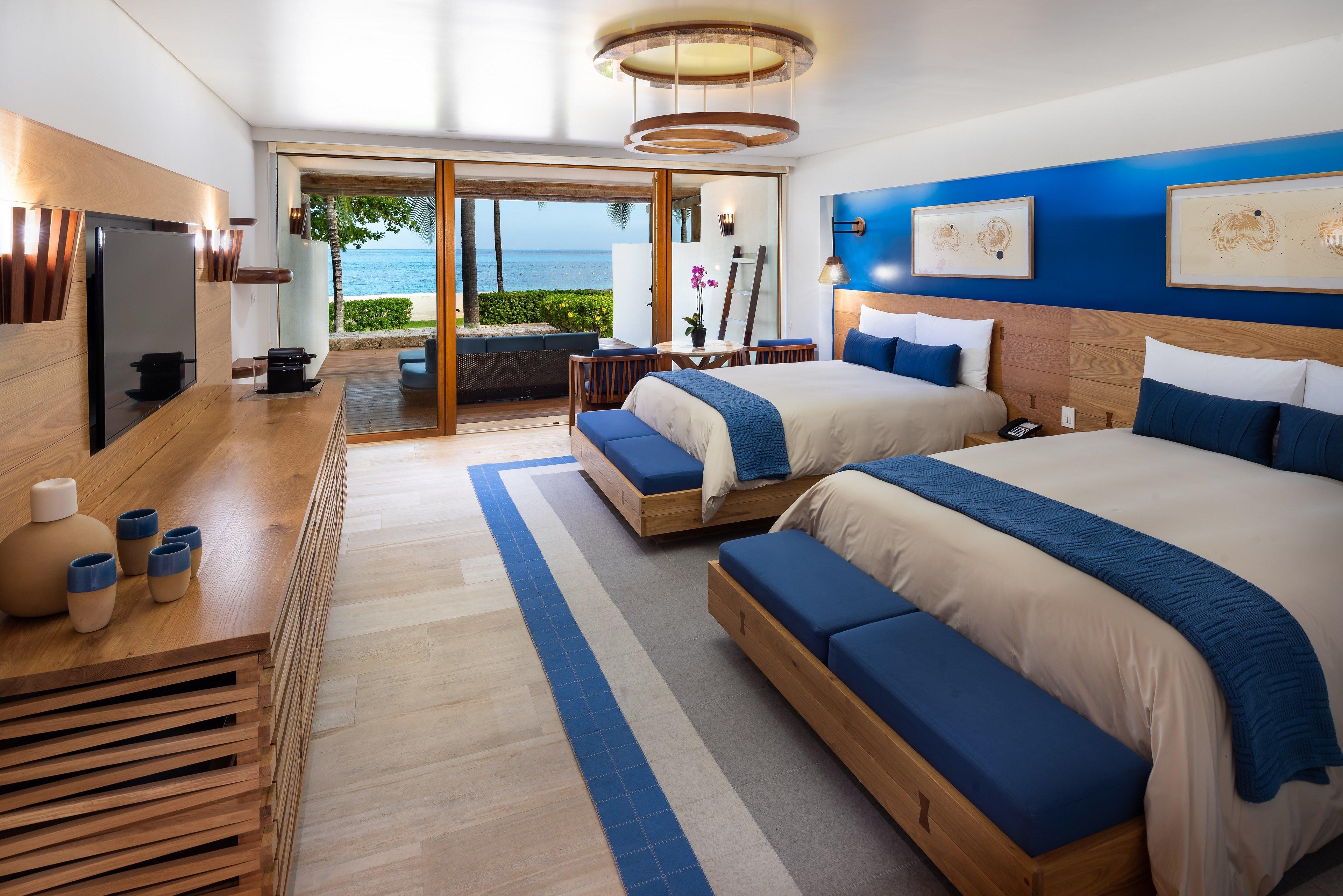 Quadruple Two Queen Beds Premium