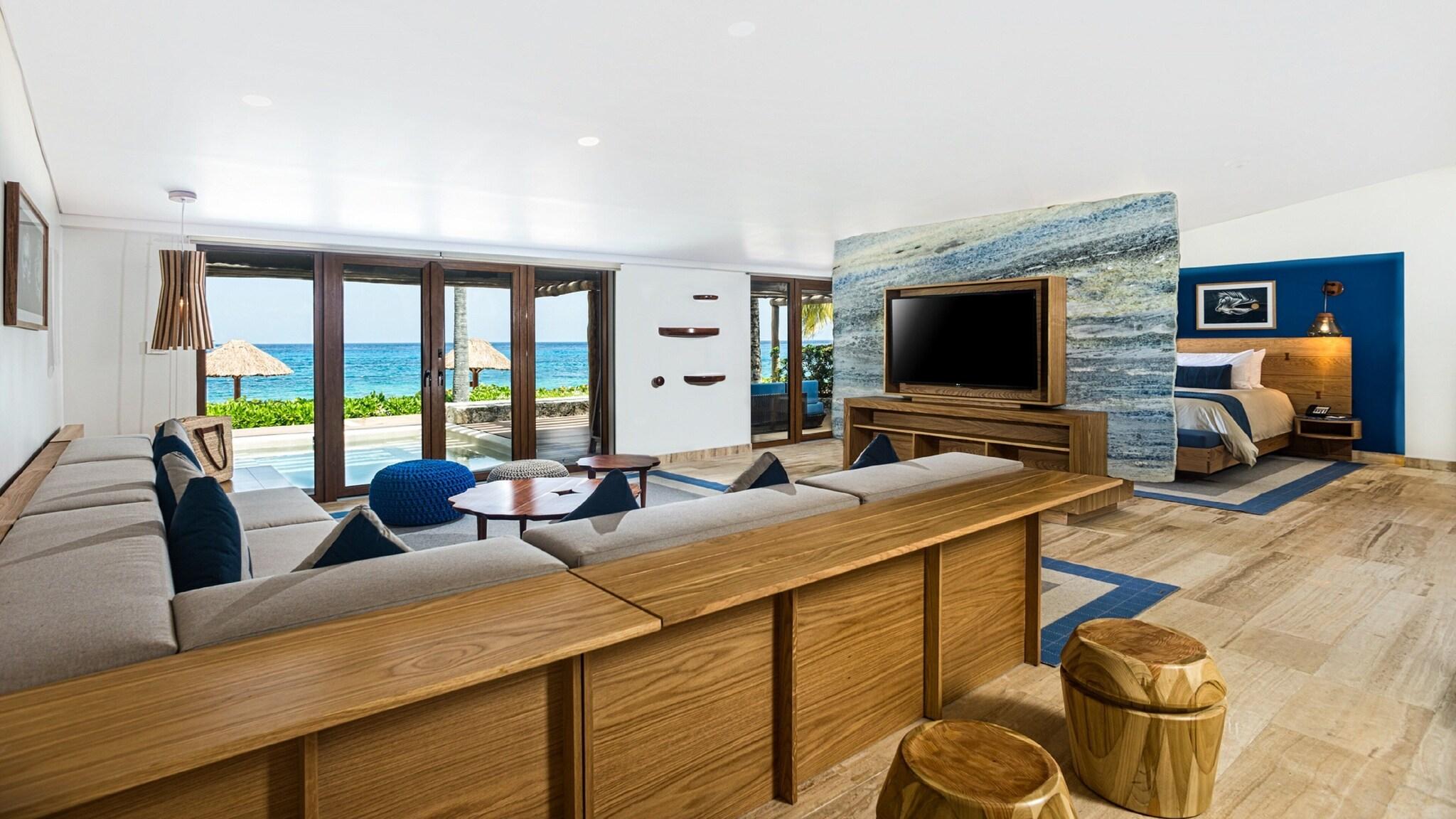 Suite Accessible King Size Bed