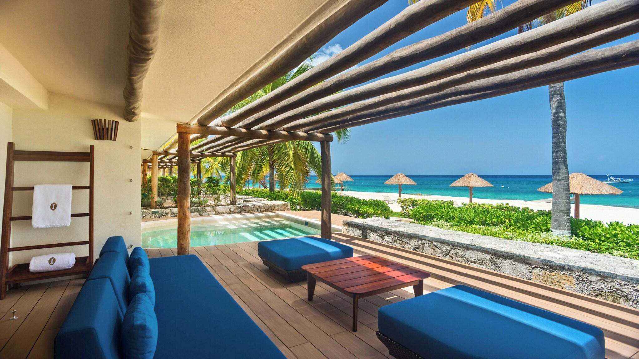 Suite Accessible King Size Bed