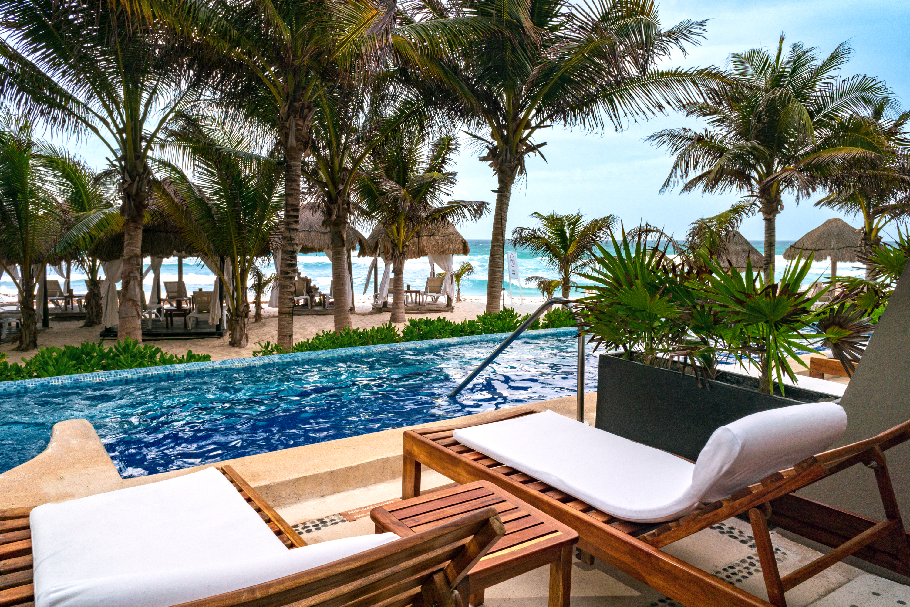 Single with Private Pool