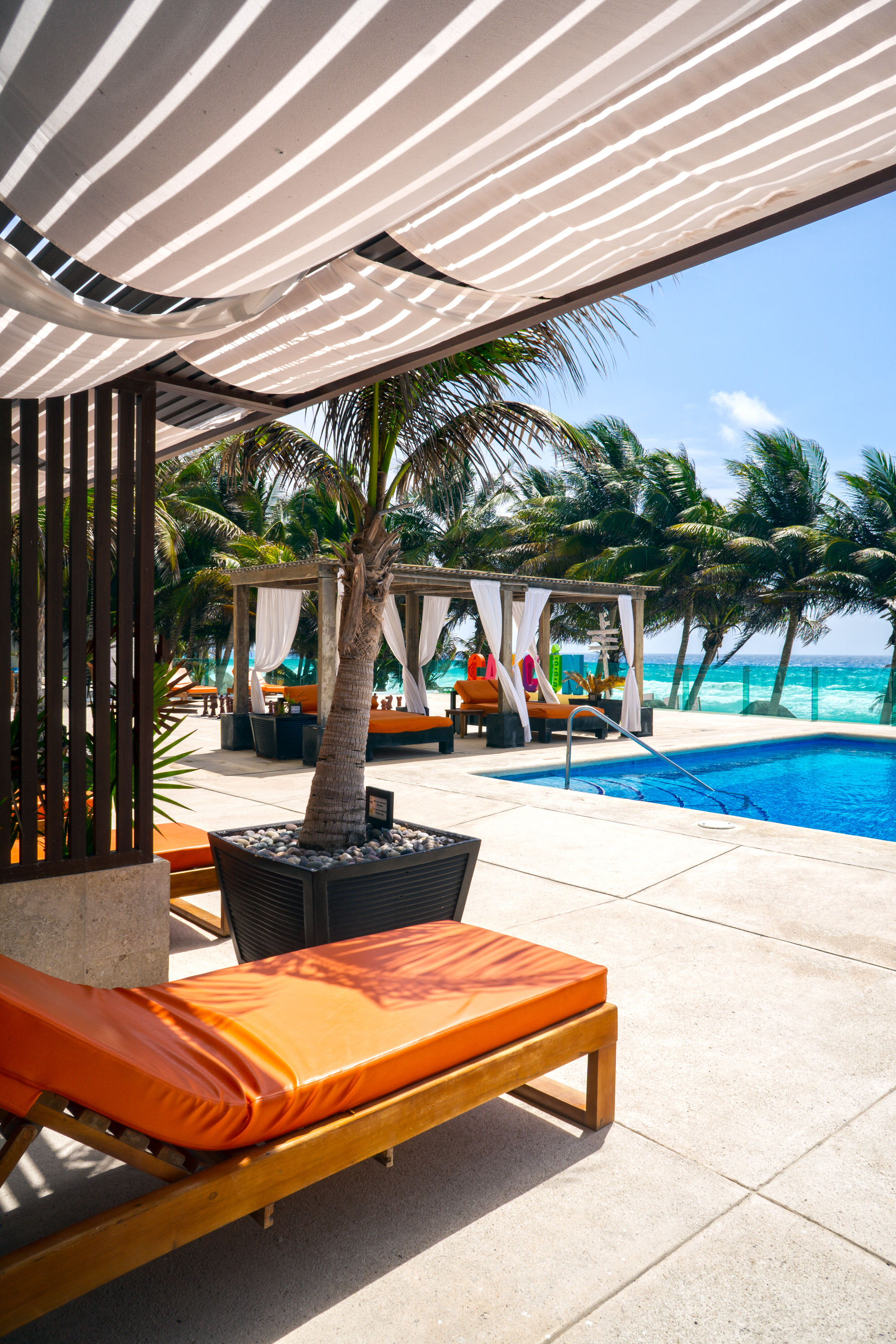 Single Deluxe Pool View