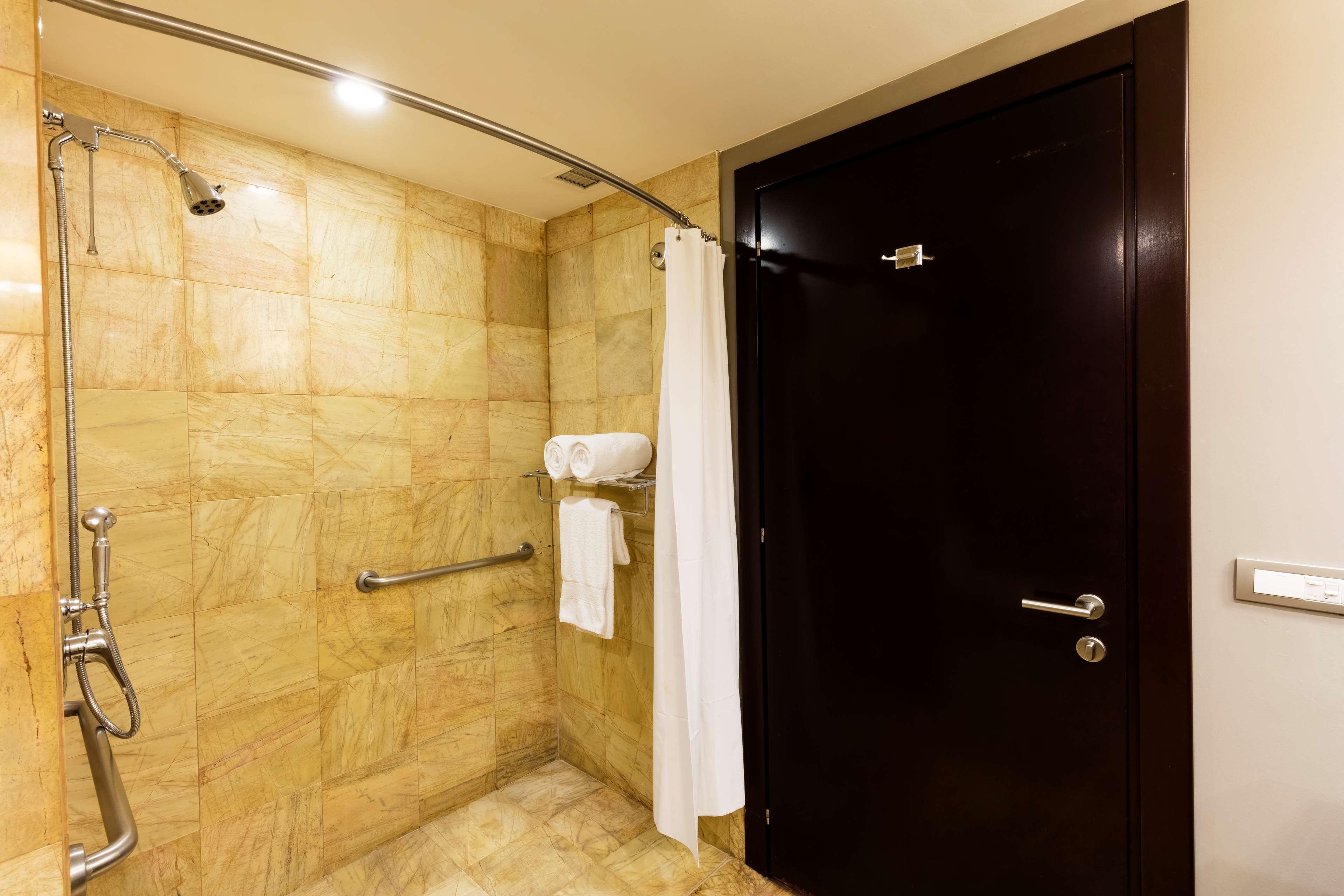 Double Accessible King Size Bed