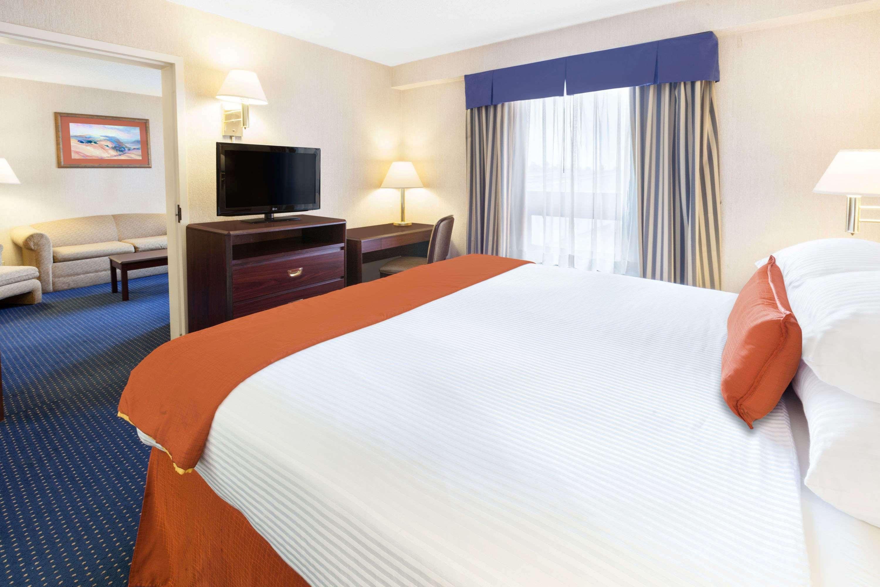 Suite Two Double Beds Non Smoking