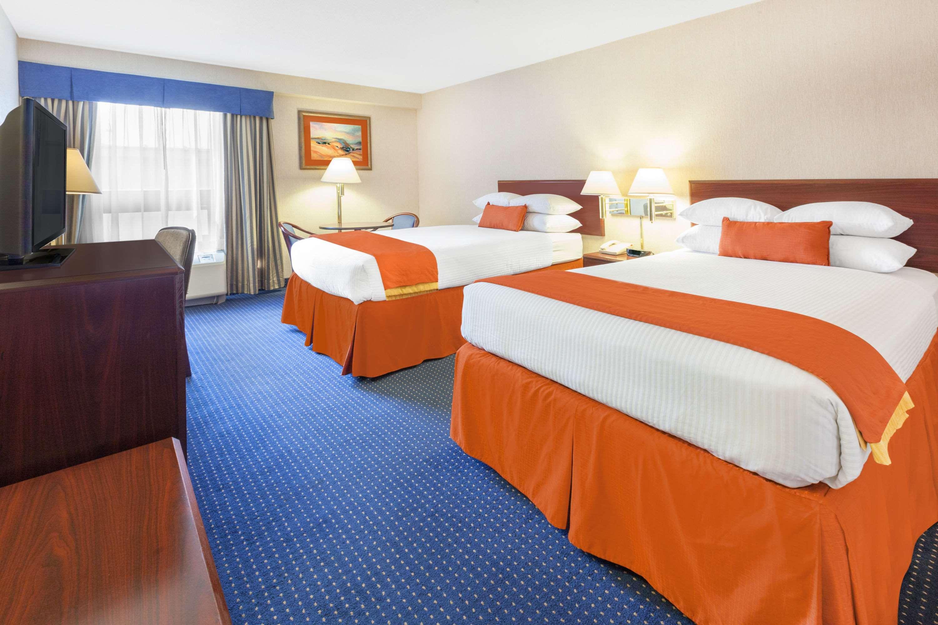 Quadruple Two Double Beds