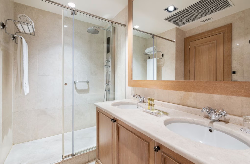 Double or Twin Superior