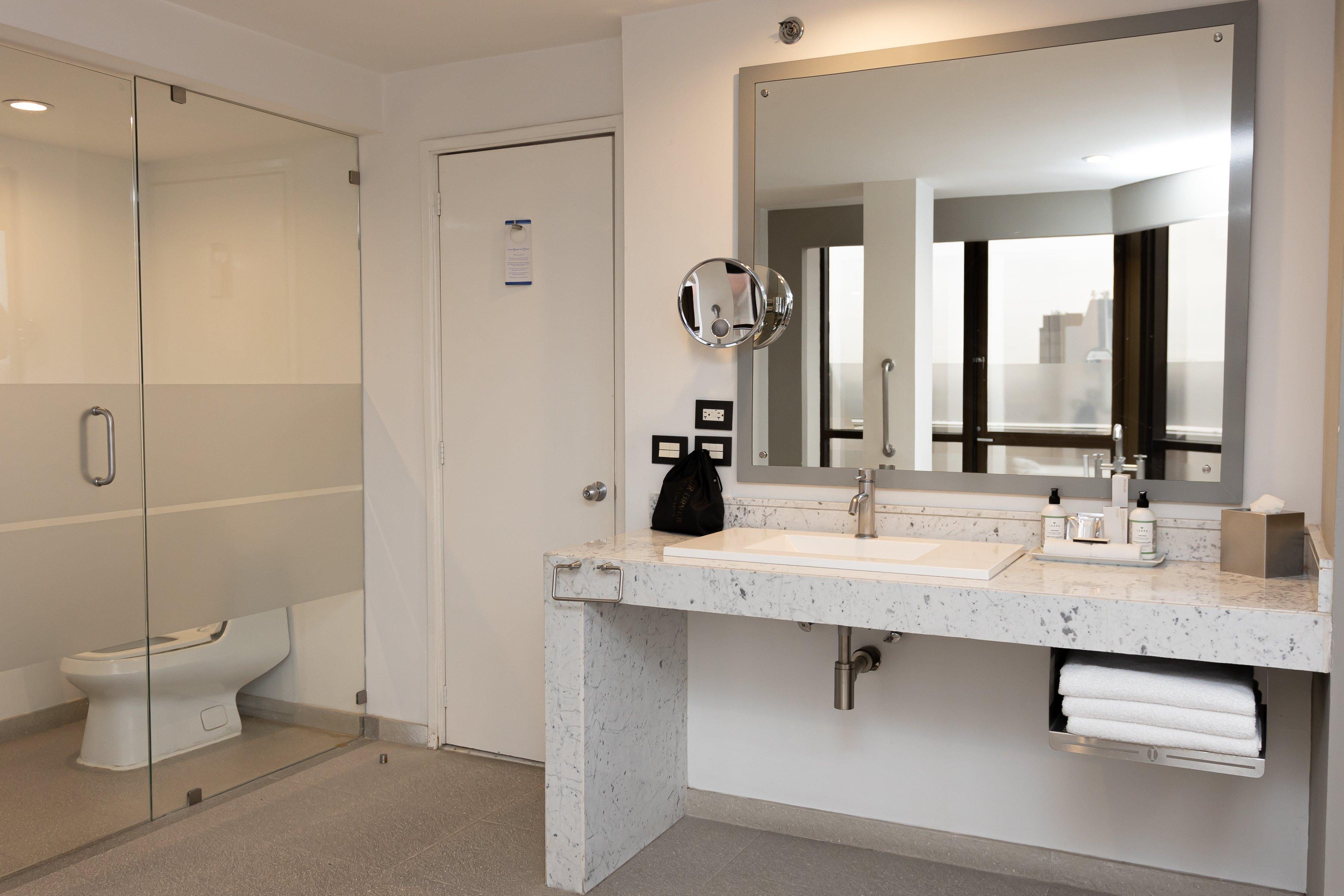 Suite City View King Bed