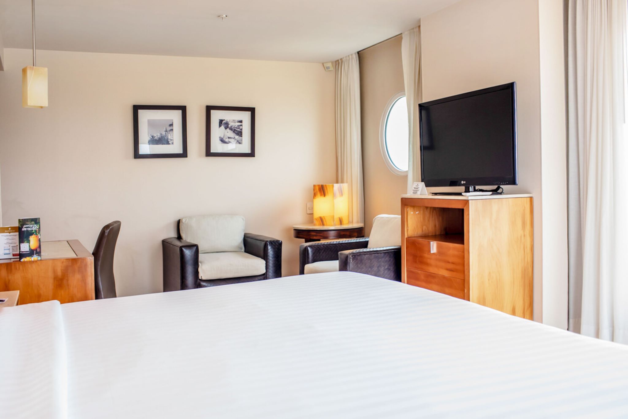 Suite Deluxe King Bed