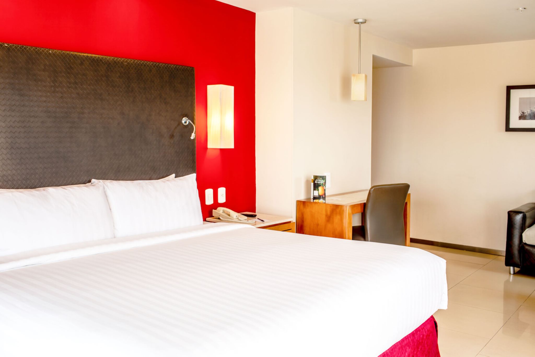 Suite Deluxe King Bed