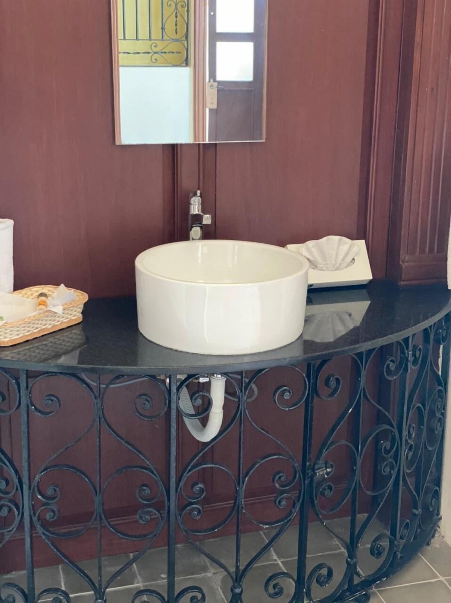 Villa Deluxe King Bed