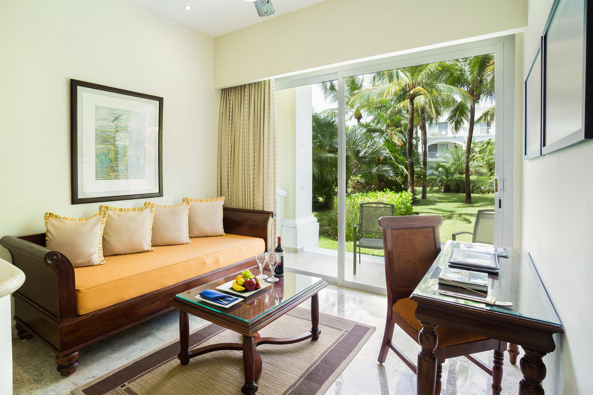 Junior Suite Garden View King Bed