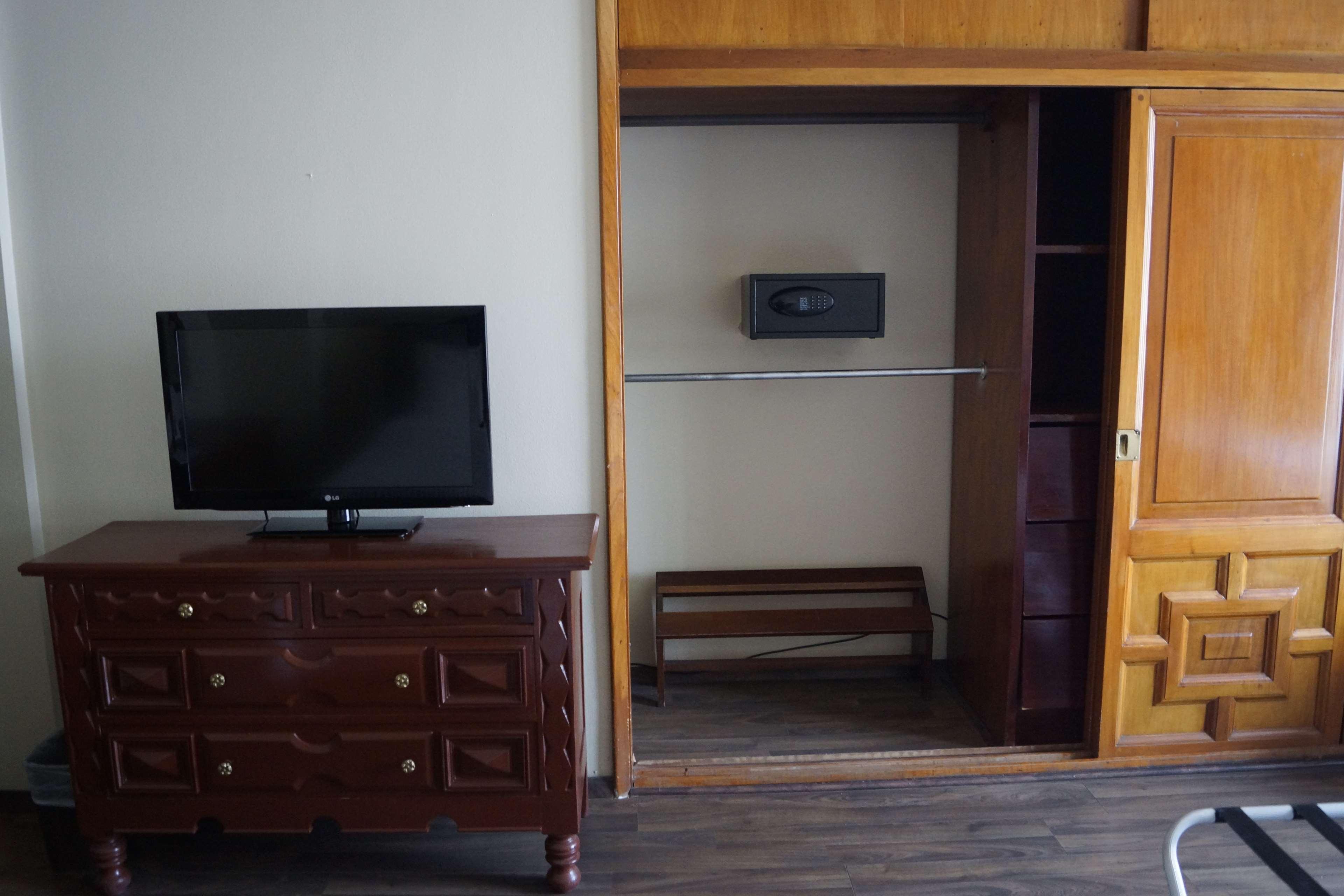 Double Two Double Beds Non Smoking