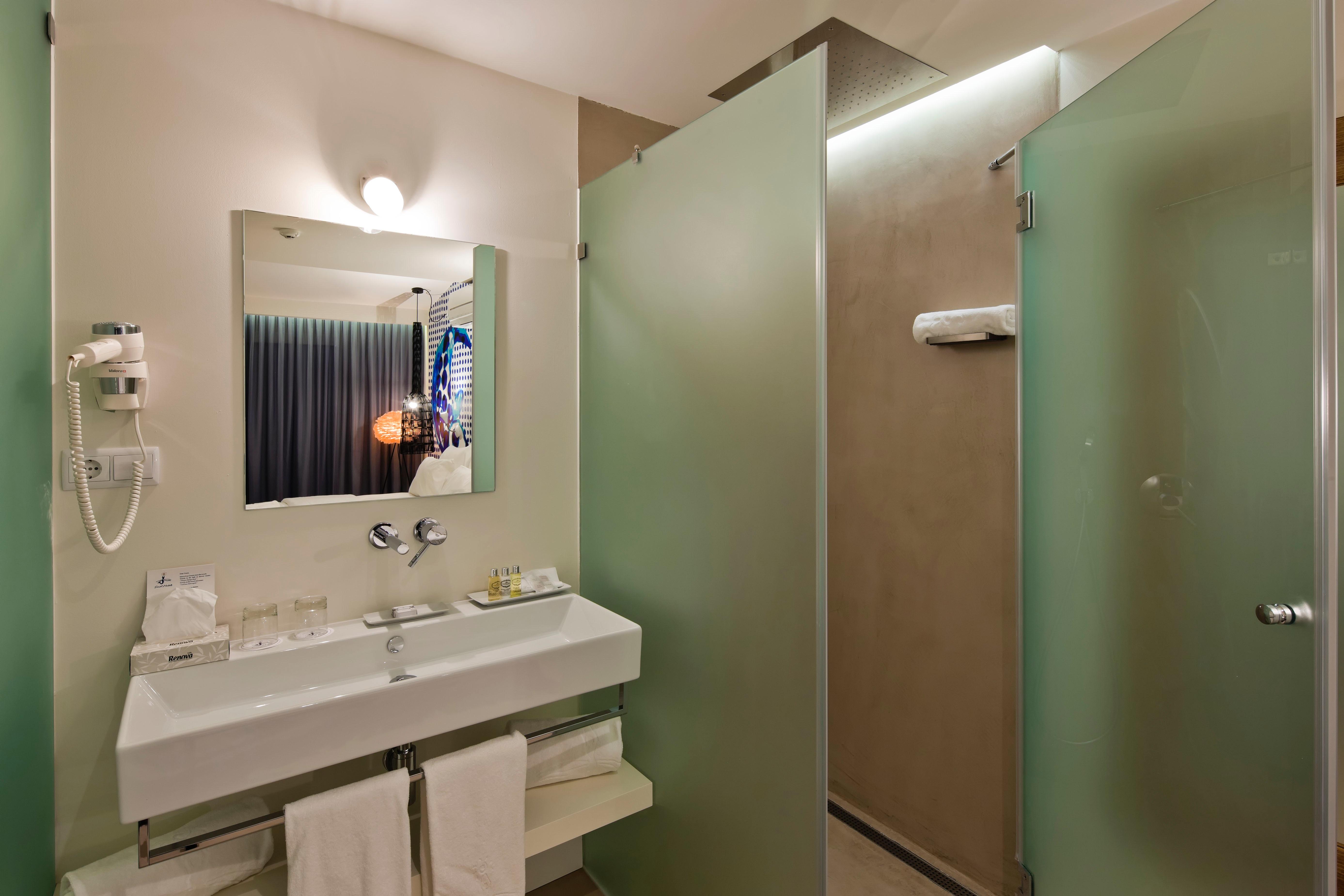 Double or Twin Deluxe