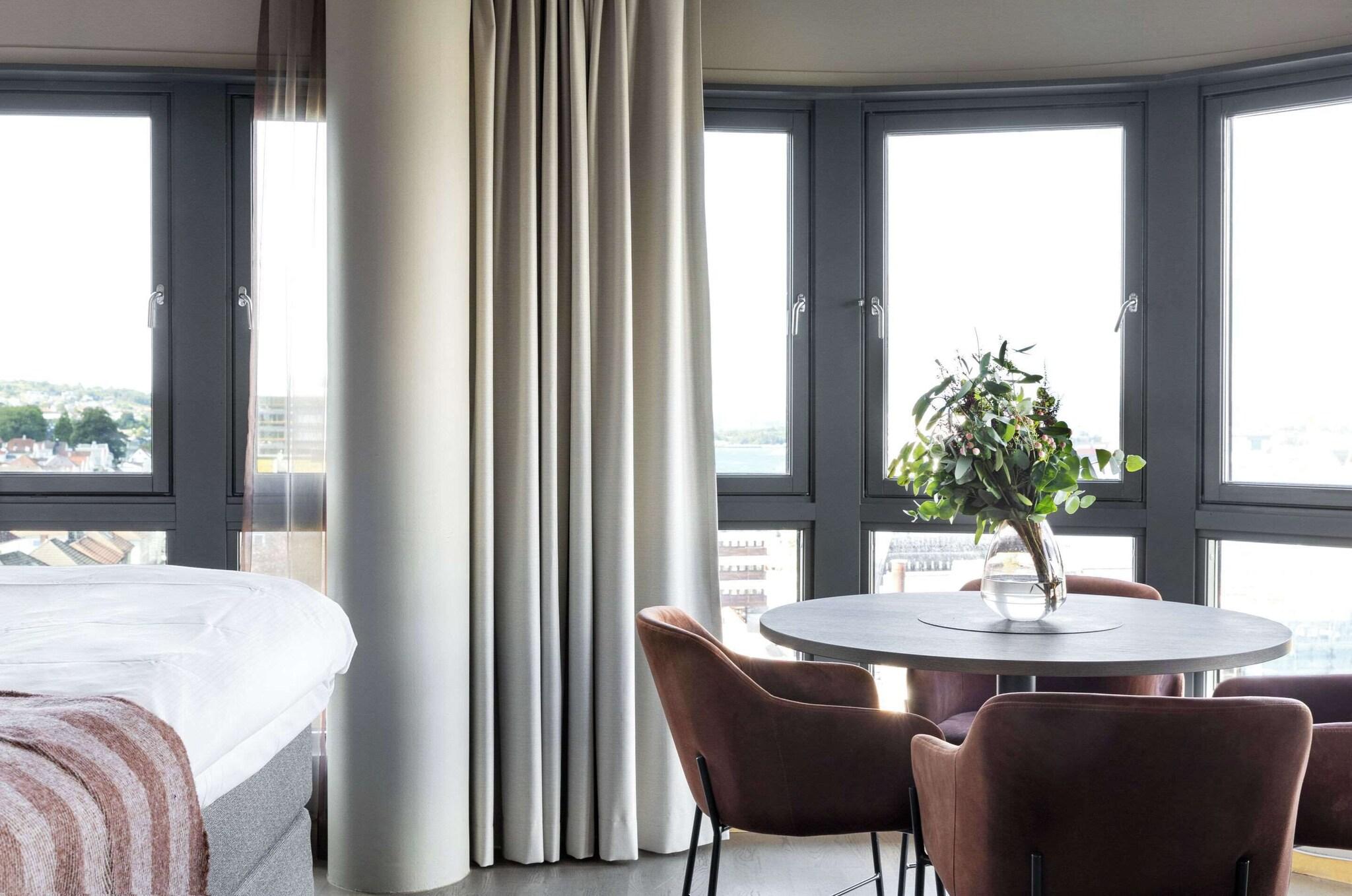 Suite Queen Size Bed