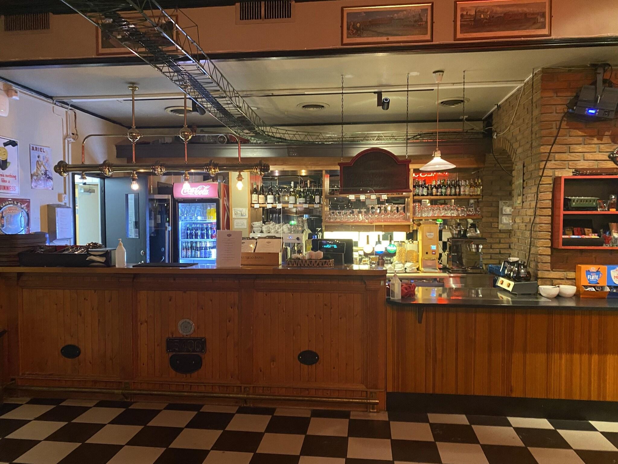 Bar