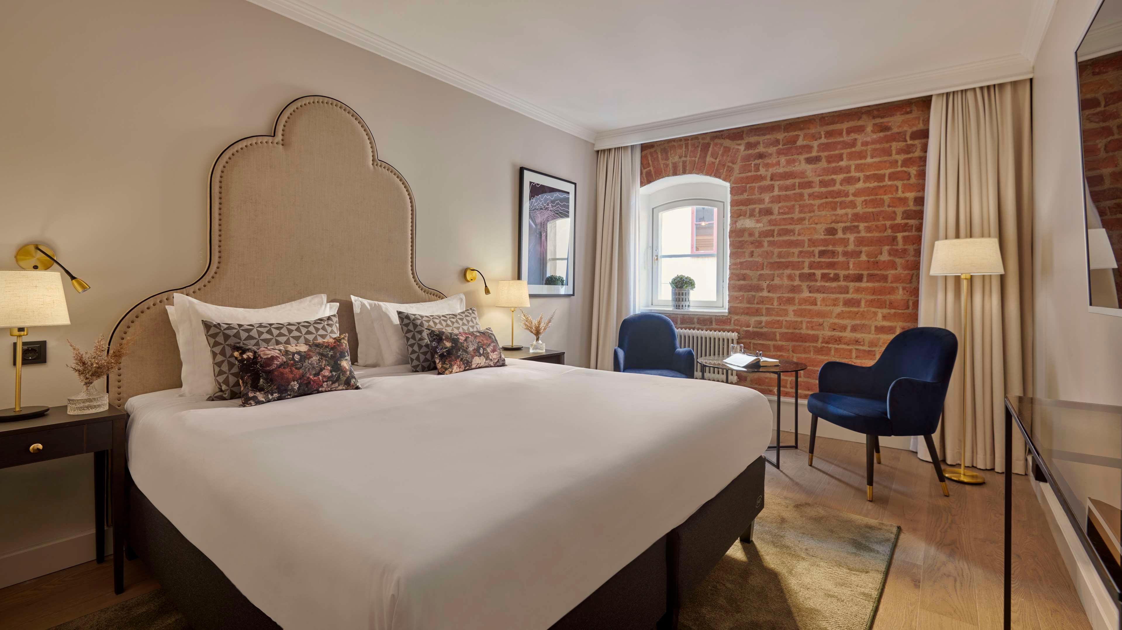 Double King Size Bed