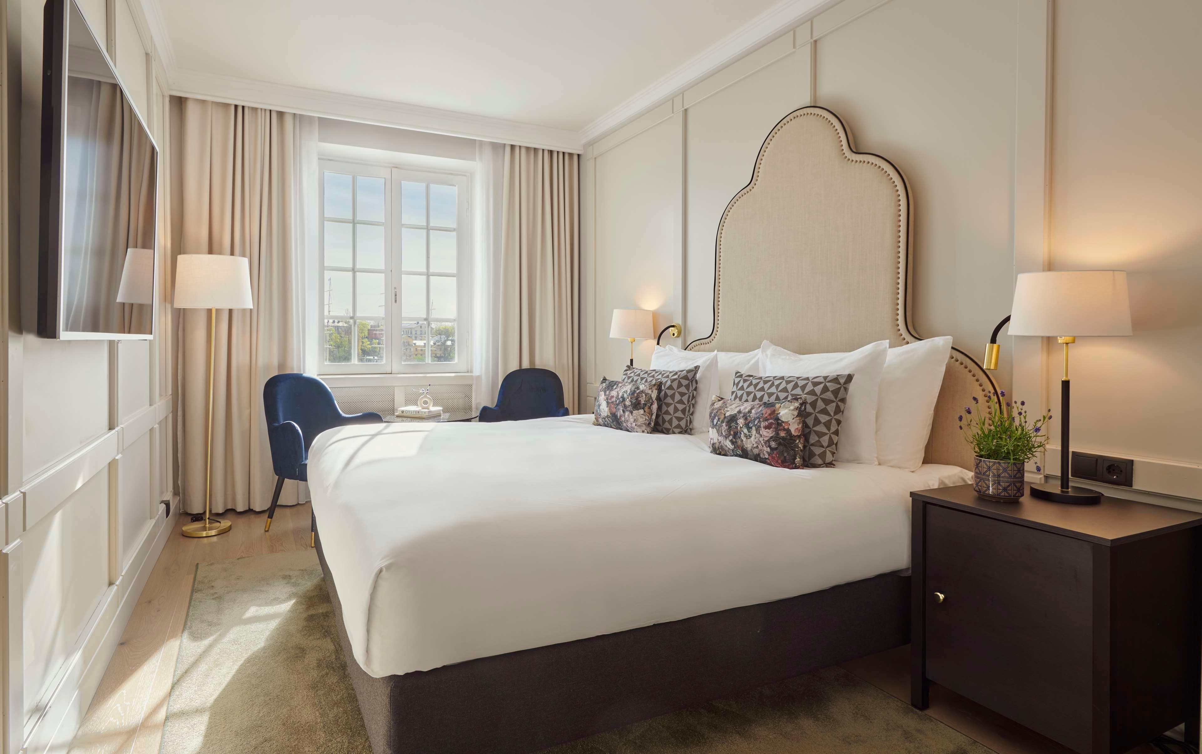 Double Sea View King Bed