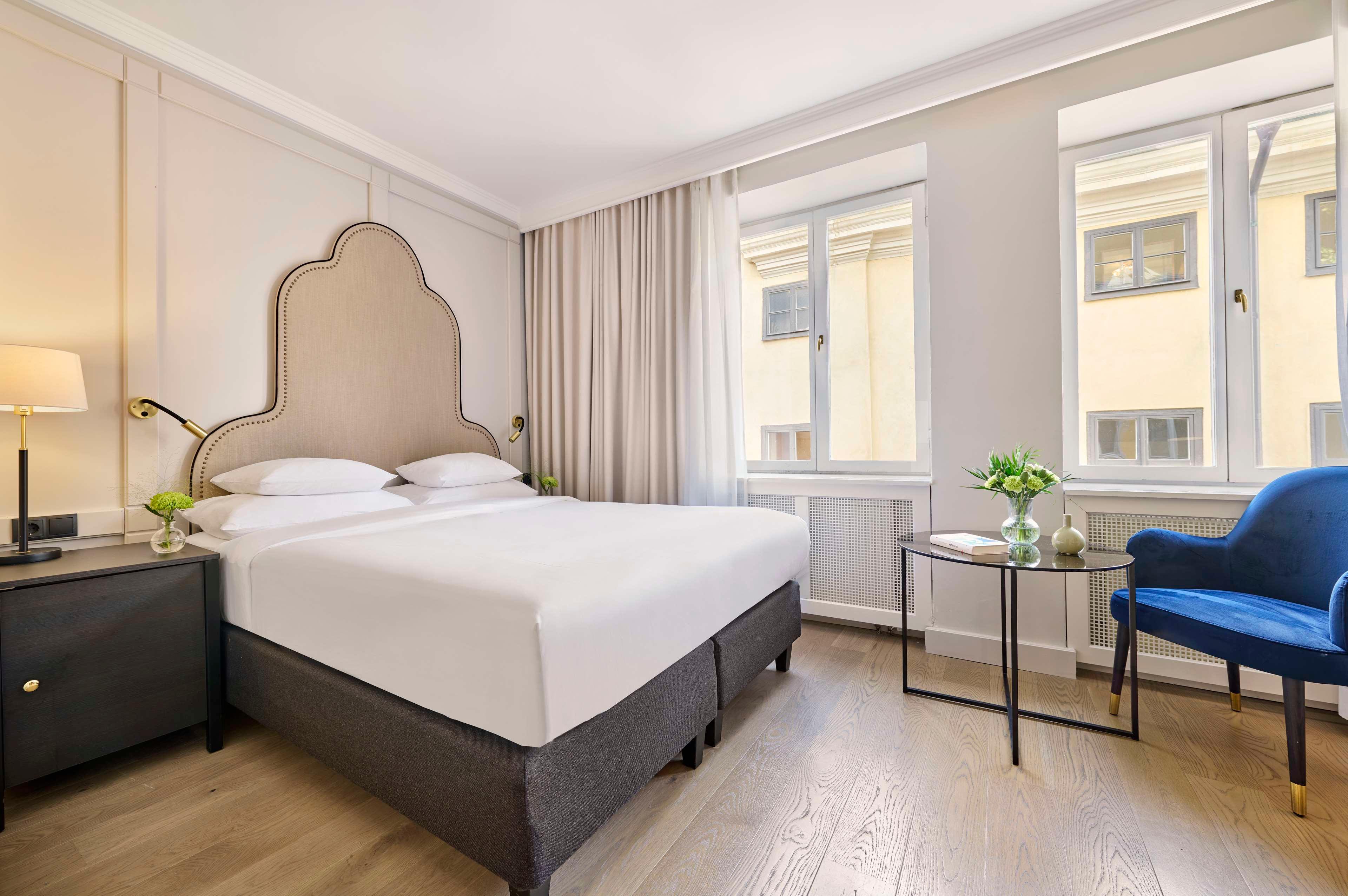 Double Queen Size Bed