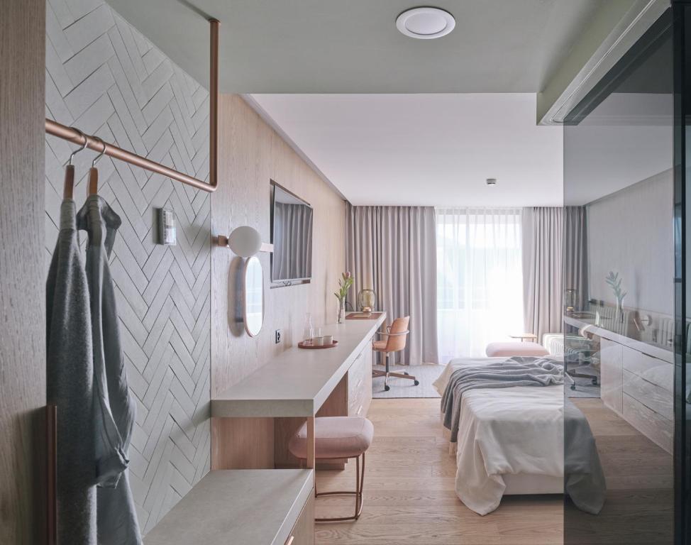 Double or Twin Standard