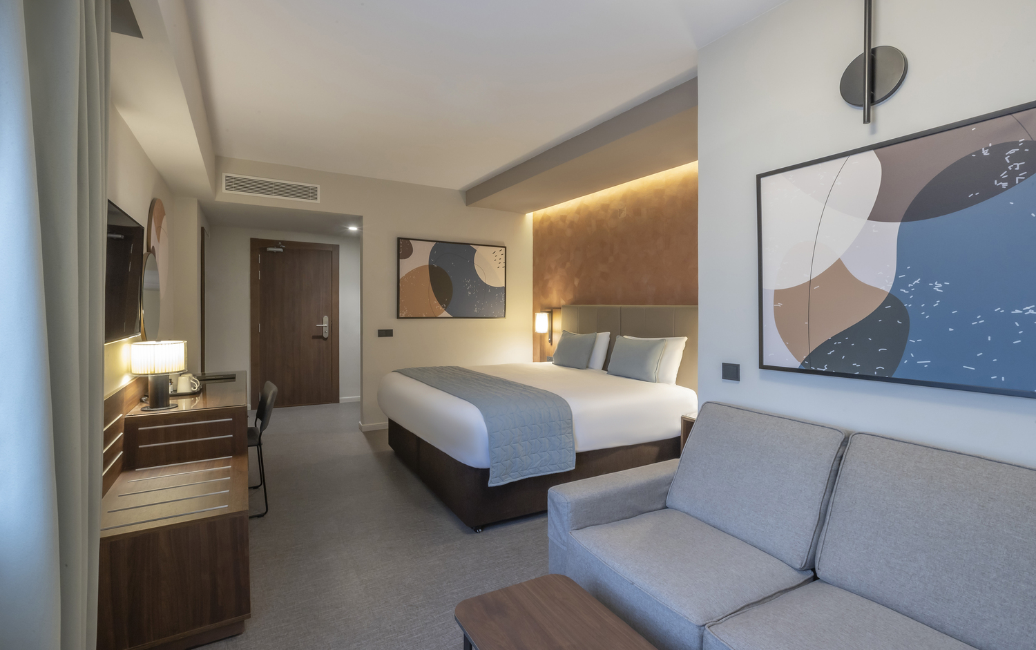 Double Deluxe Queen Bed