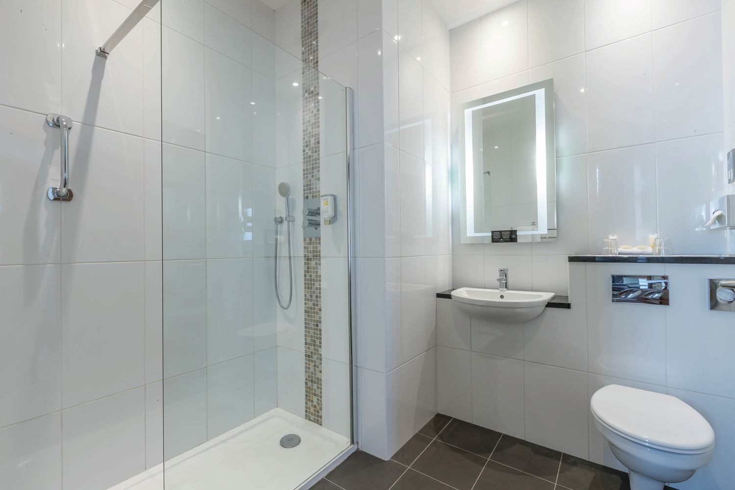 Double Deluxe Queen Bed