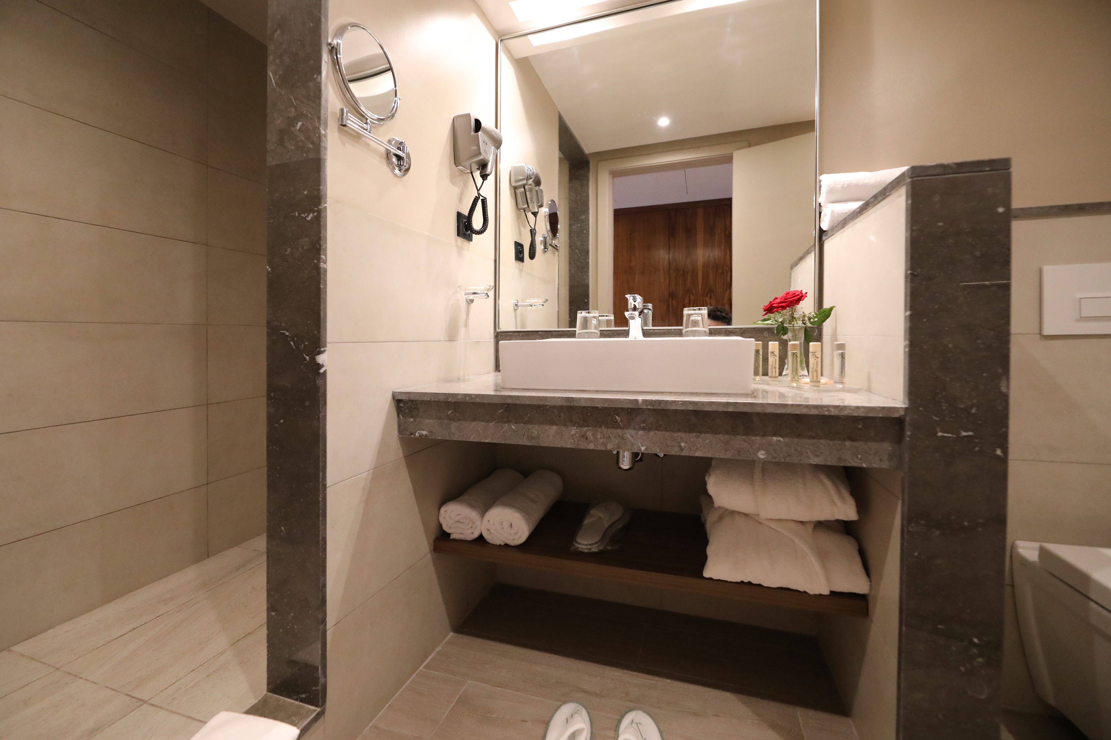 Double Deluxe Pool View