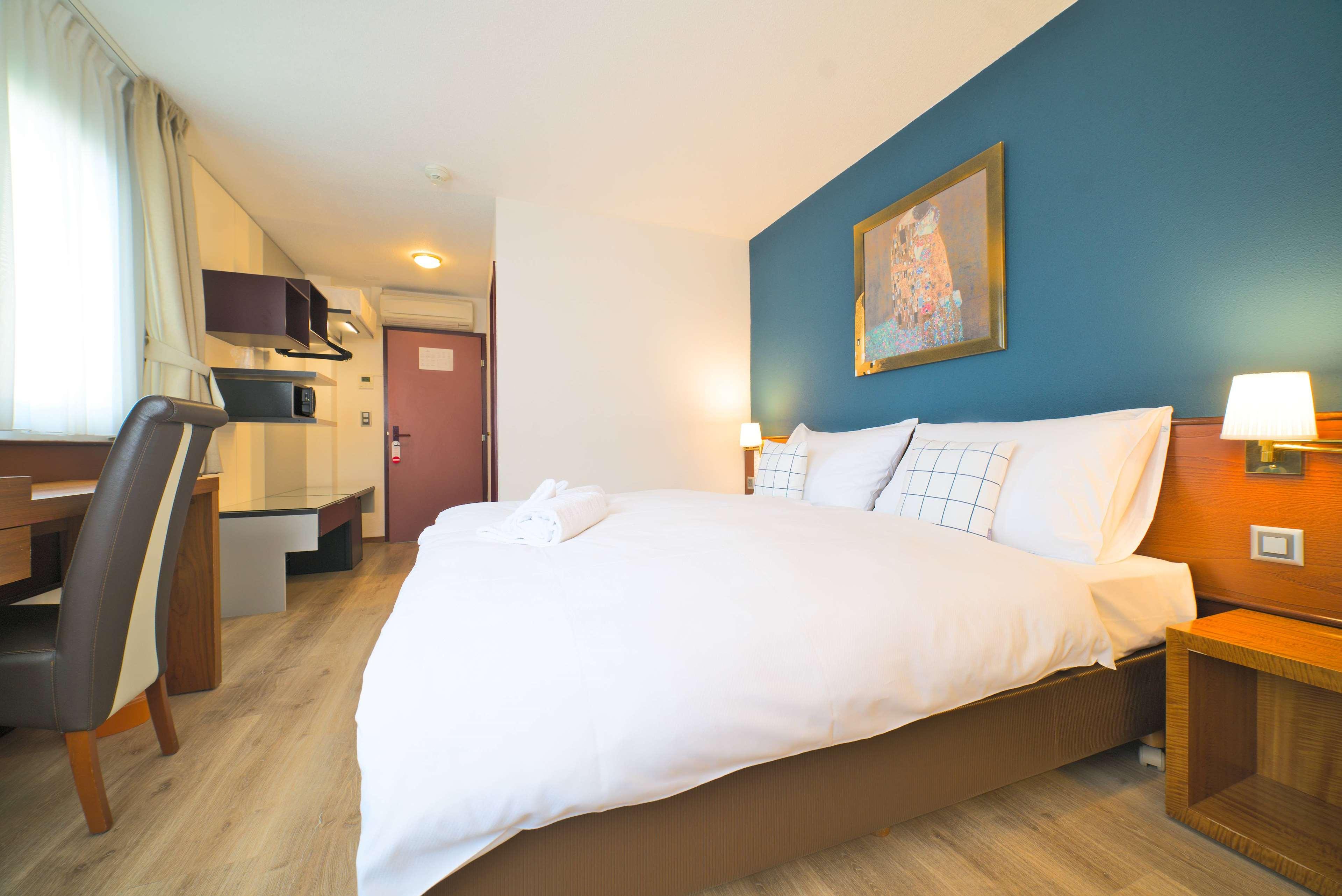 Double Superior King Bed