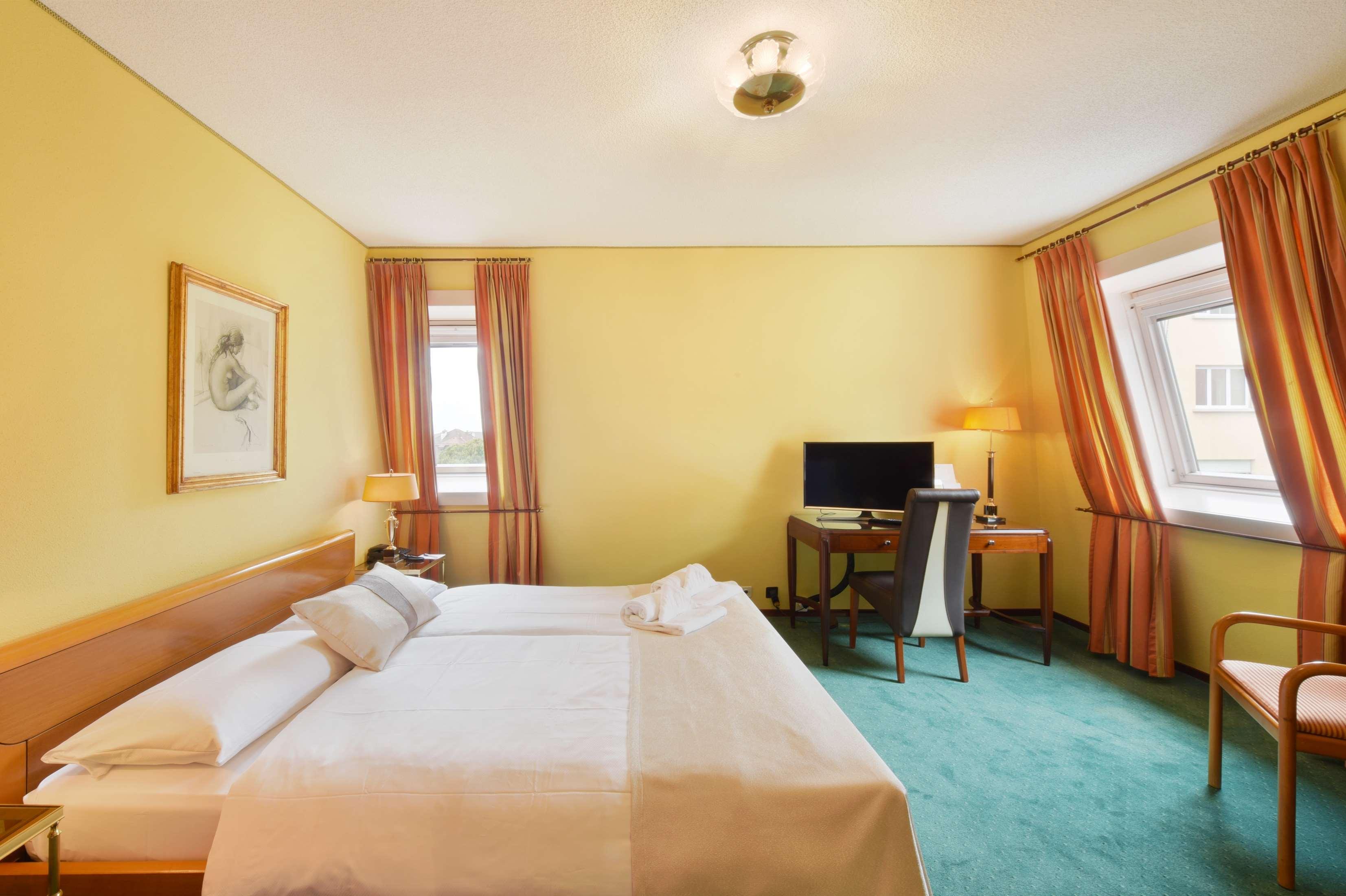 Double King Size Bed