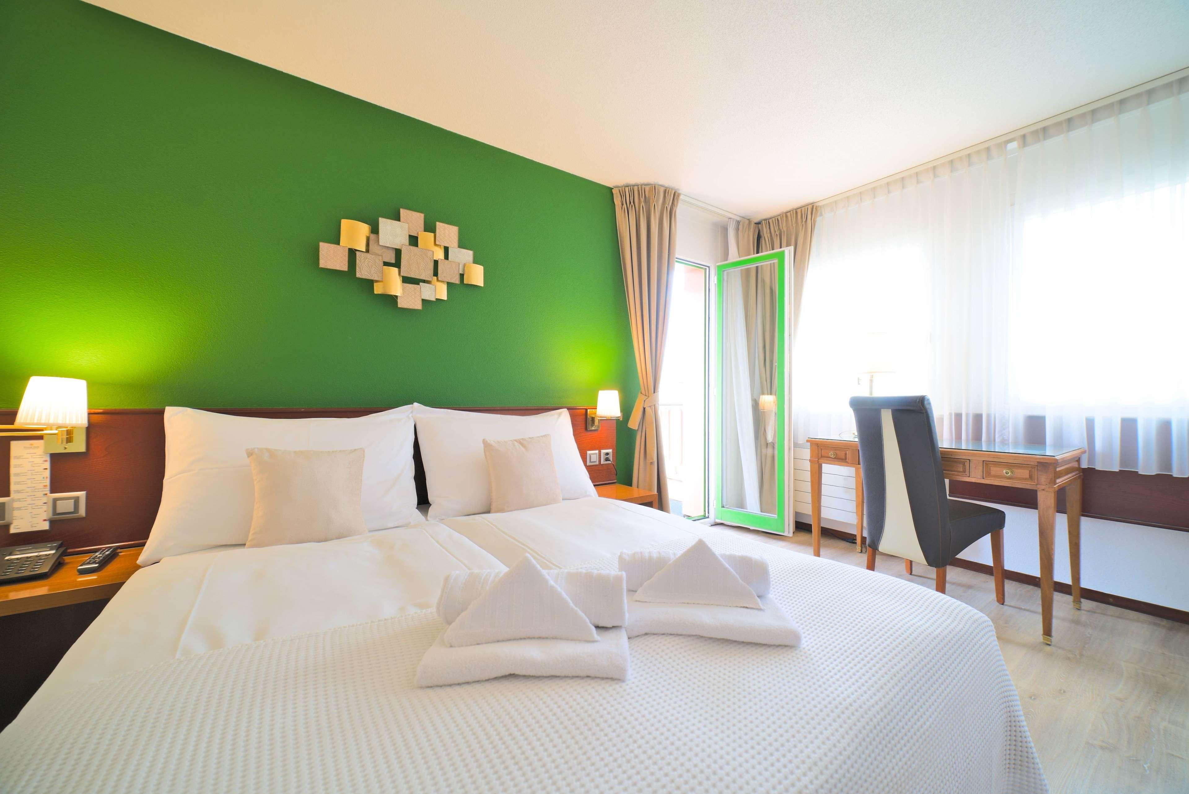 Double King Size Bed