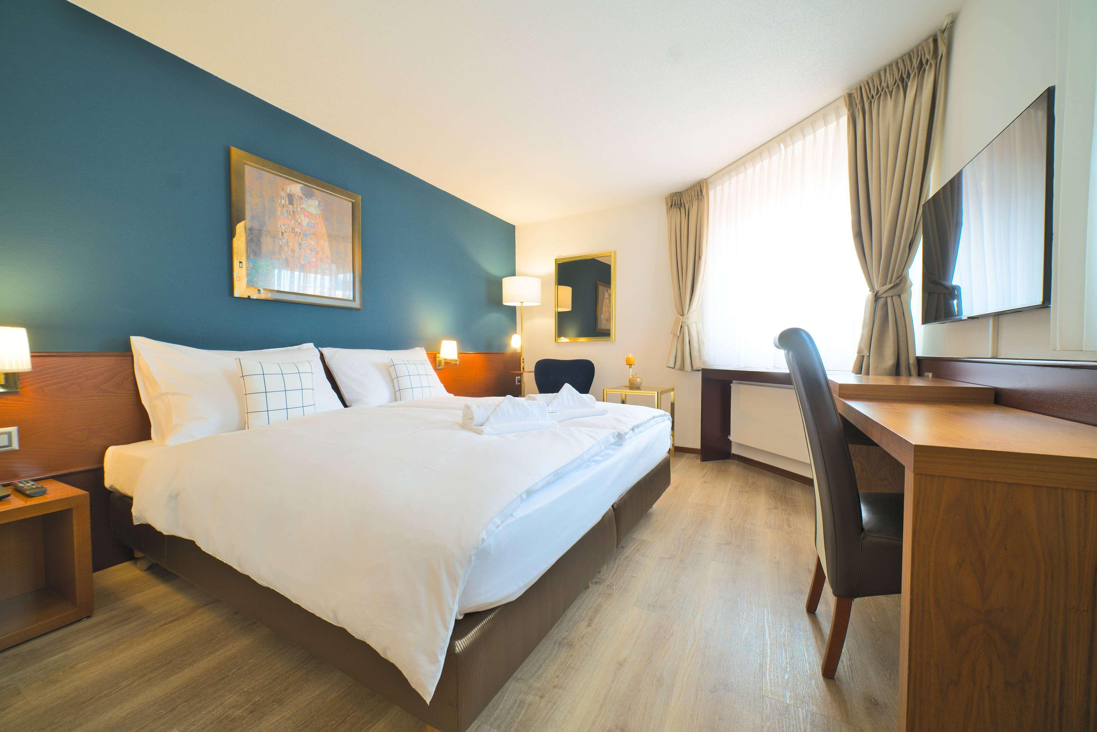 Double Superior King Bed