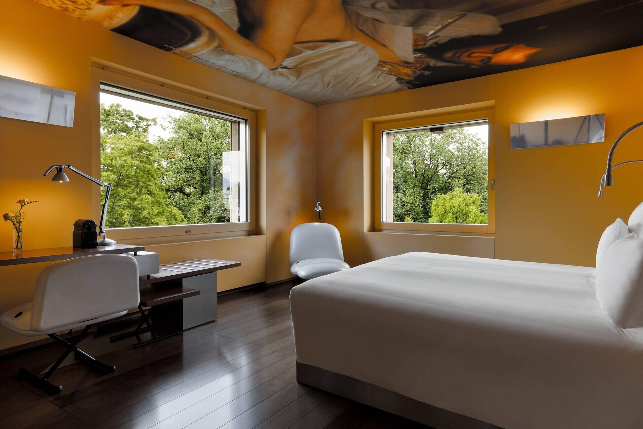 Junior Suite King Size Bed