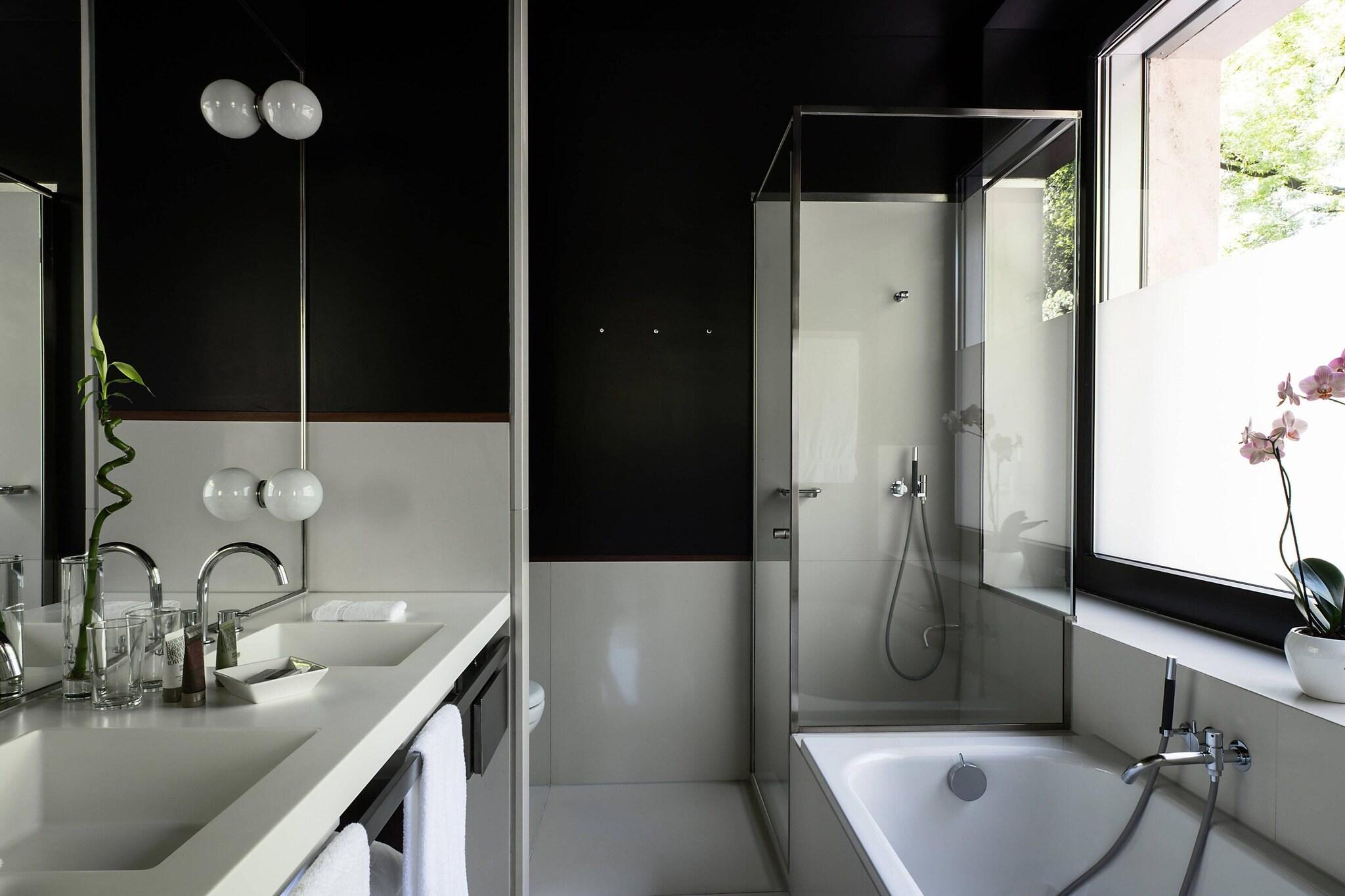 Junior Suite King Size Bed