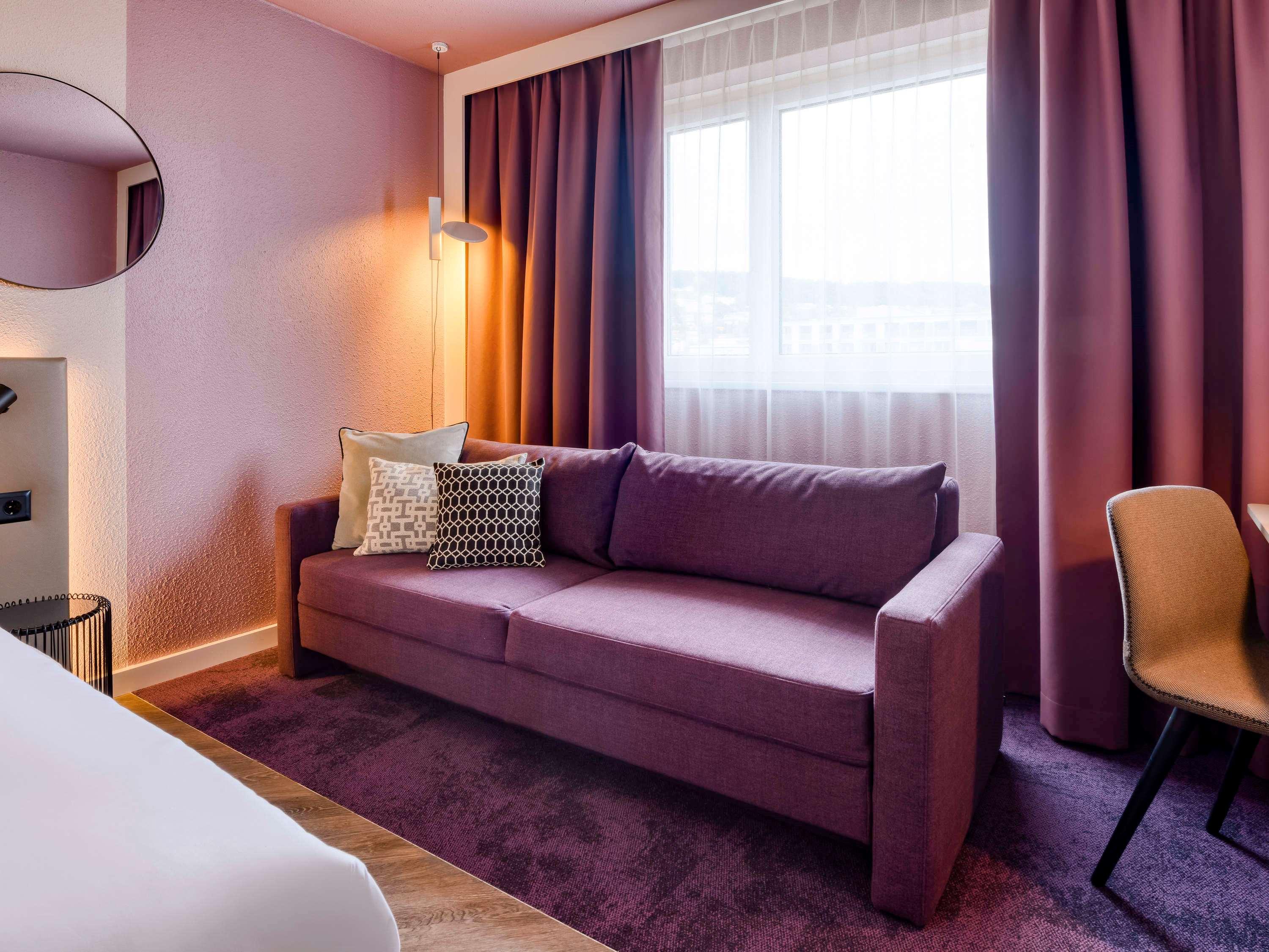 Double Executive Queen Bed