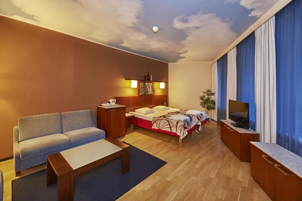 Family Room Superior