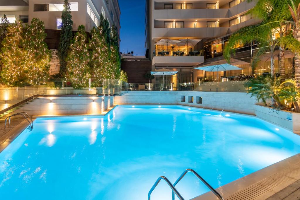 Double or Twin Pool View