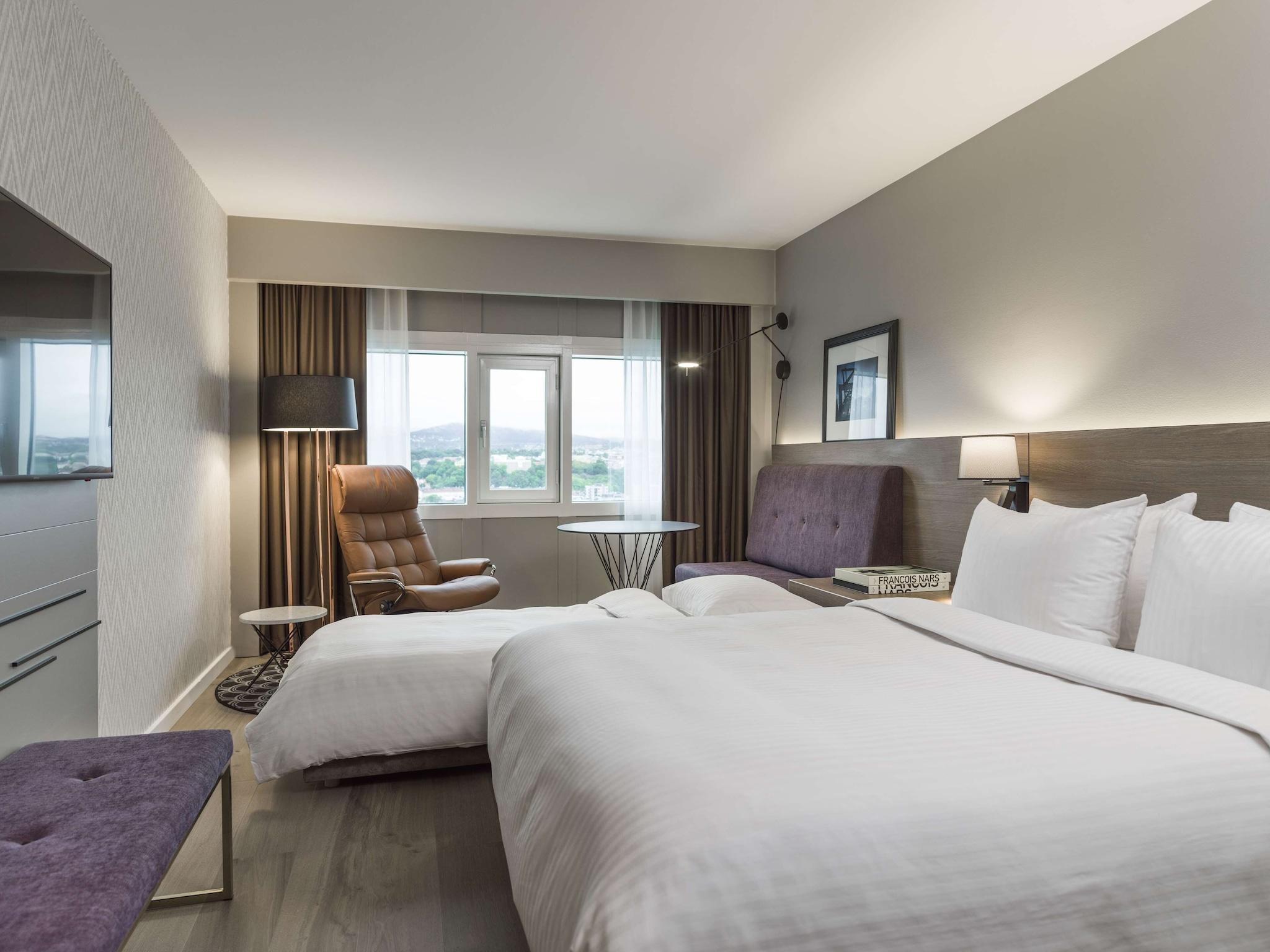 Family Room Queen Size Bed