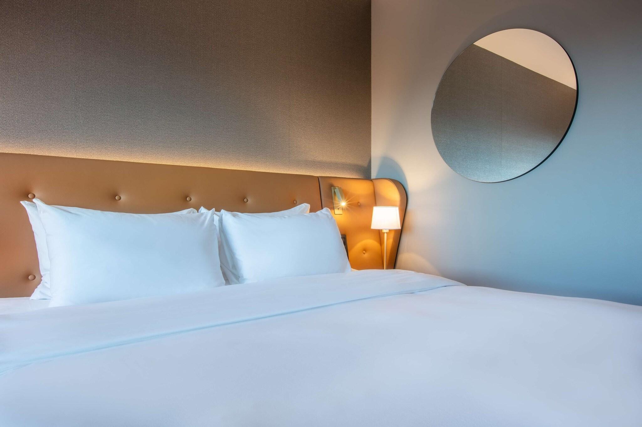 Double King Size Bed