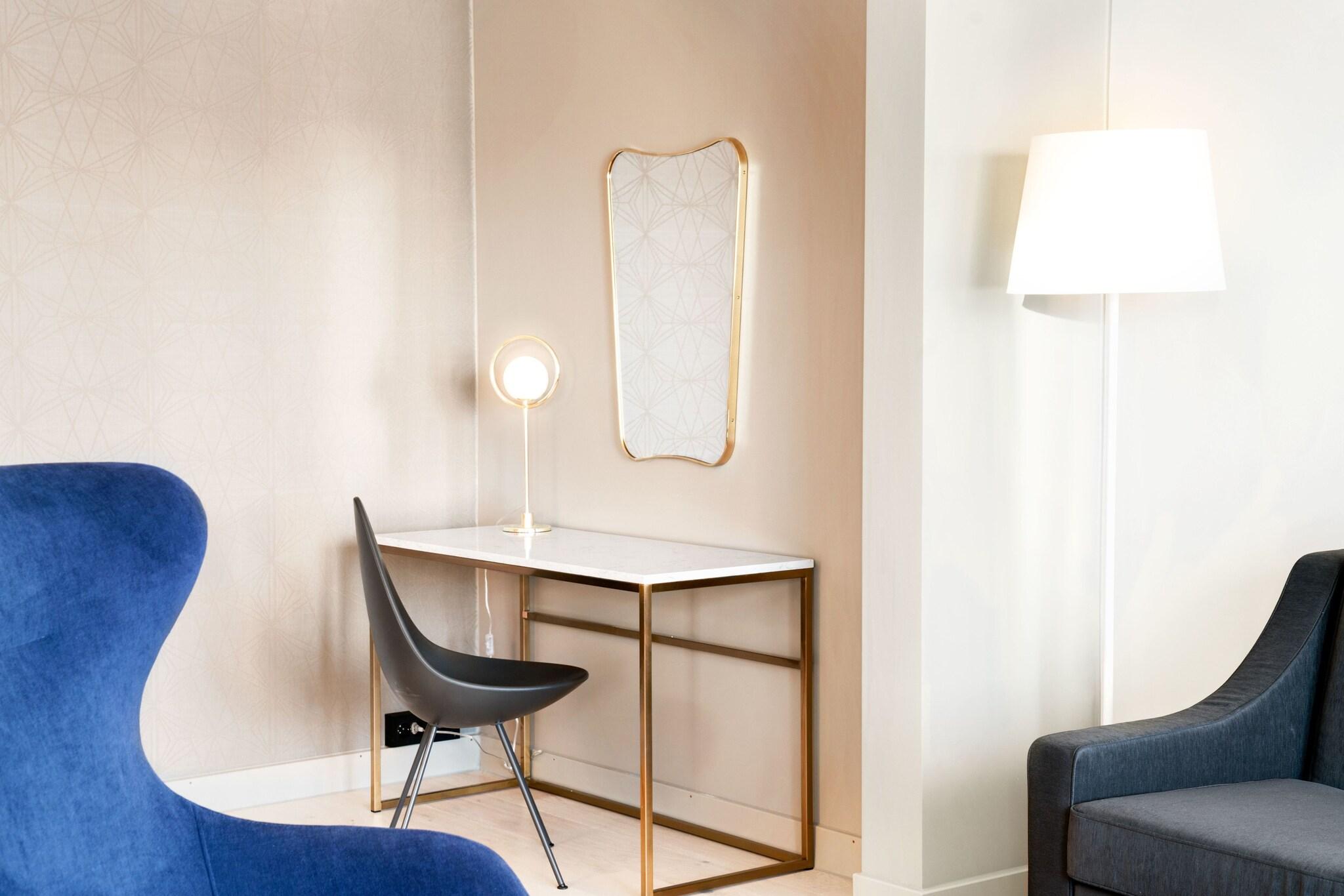 Junior Suite King Size Bed